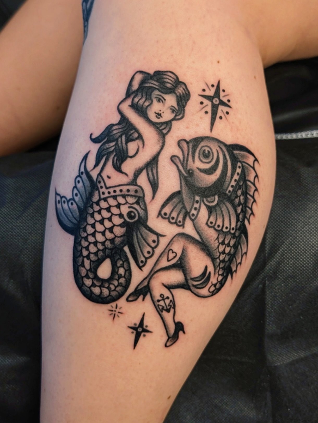 By @jessicanoeltattoo 
To book with Jess, message her or call/text the shop.
#seattletattooartist #mermaid #traditionaltattoo #blackandgreytattoo #mermaidtattoo