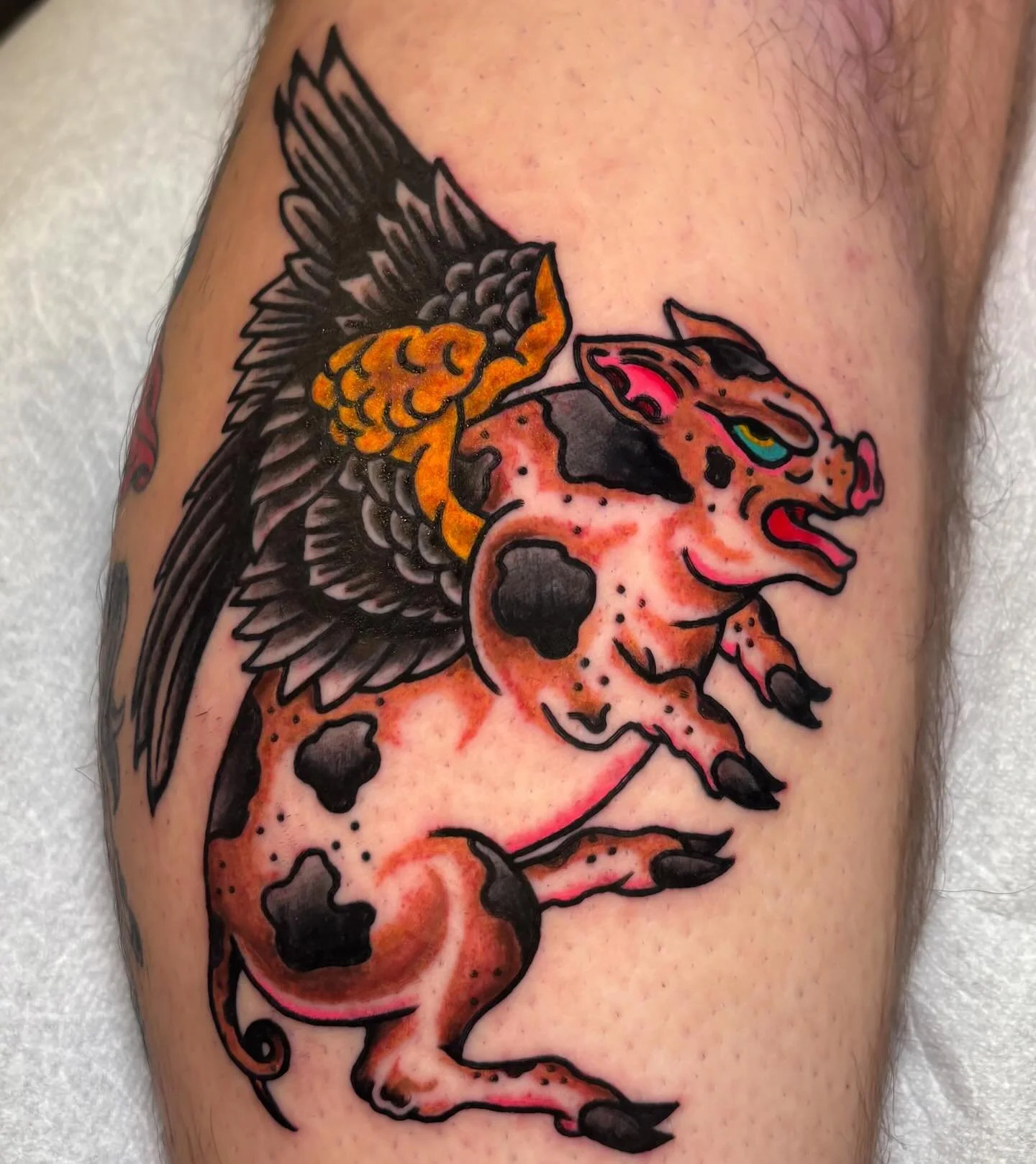 Flying pig by @misaortego text 360-504-6873 to book directly.