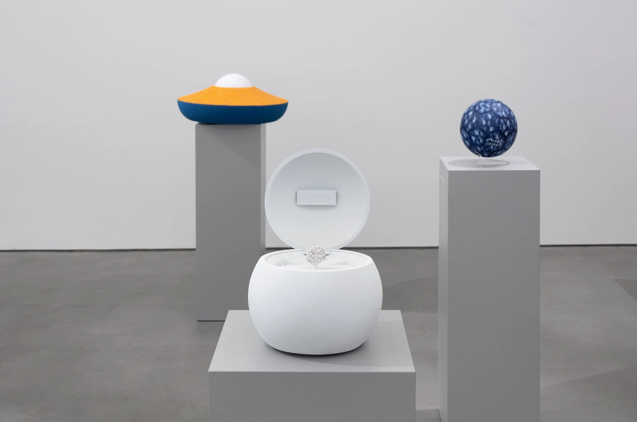 IMAZ FOUNDATION

WHERE THE WORLD’S ARTISTS,
MEET THE WORLD'S GAME. 

Curated by Javier Martin

Artist:

Dustin Yellin, Lucia Hierro, Jamel Robinson, Sebastian Errazuriz, Ryan Schneider, Soraya Abu Naba’a, Vincent Beaurin, Wes Aderhold, Jose Duran, Ma