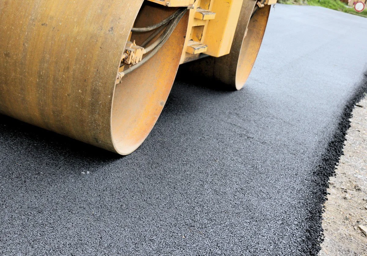 Concrete vs. Asphalt: Which Paving Material Is Right for You?
