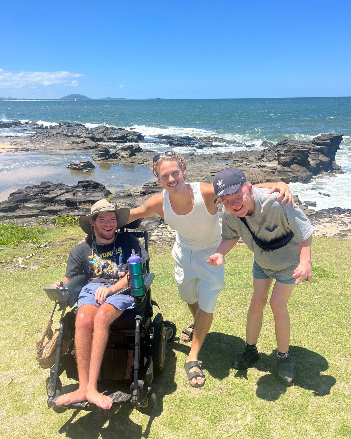 Soaking up the sun on the Sunny Coast, Maloolaba, with two legends &mdash; good vibes, great laughs, and the best kind of company. ☀️💚🌊