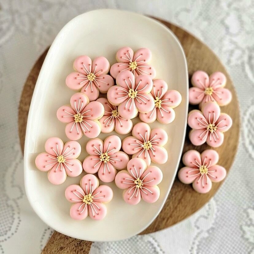 Ready for Spring blossoms? Grab some of these cherry blossom 🌸 cookies just stocked by Giovanna&rsquo;s Gourmet. Just like the blossoms, they won&rsquo;t last - so hurry in.

📷 Giovanna&rsquo;s Gourmet 
#centralpa #happyvalley #springblossoms #bell