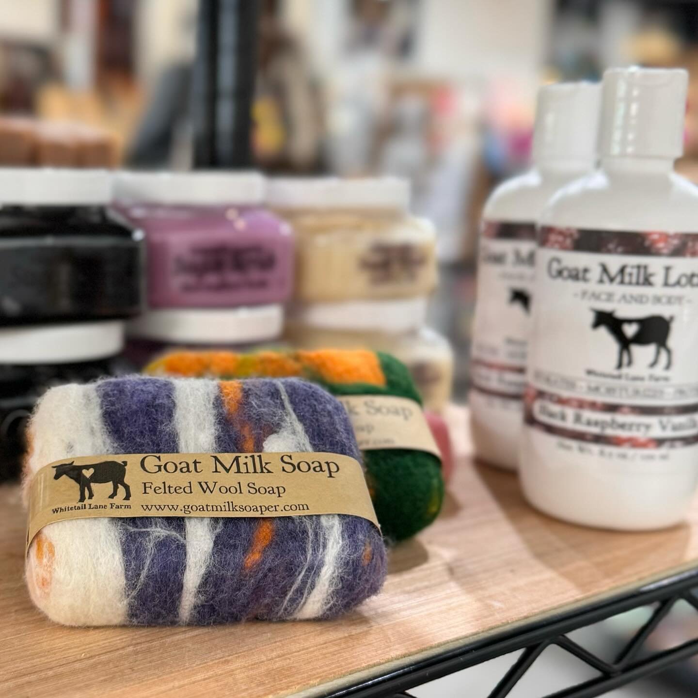 🧼New spring scents &amp; locally made in Happy Valley &mdash; what&rsquo;s not to love about @whitetaillanefarm soaps and scrubs?! 🤍 

#shoplocal #artisanmade #uniquefinds #bellefontepa #lovebft #shopbellemercantile #local #centrecountypa #happyval