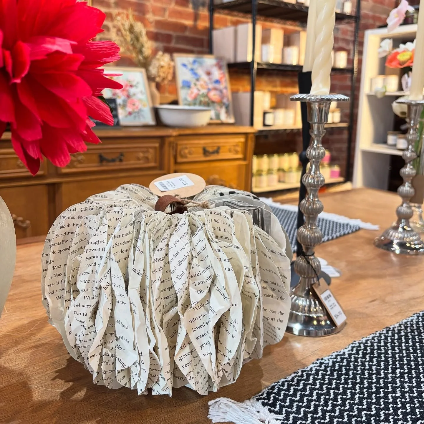 As we head into Harvest Season and September, we are loving the change to Fall vibes! Thanks for the restock @southwardcraftco!