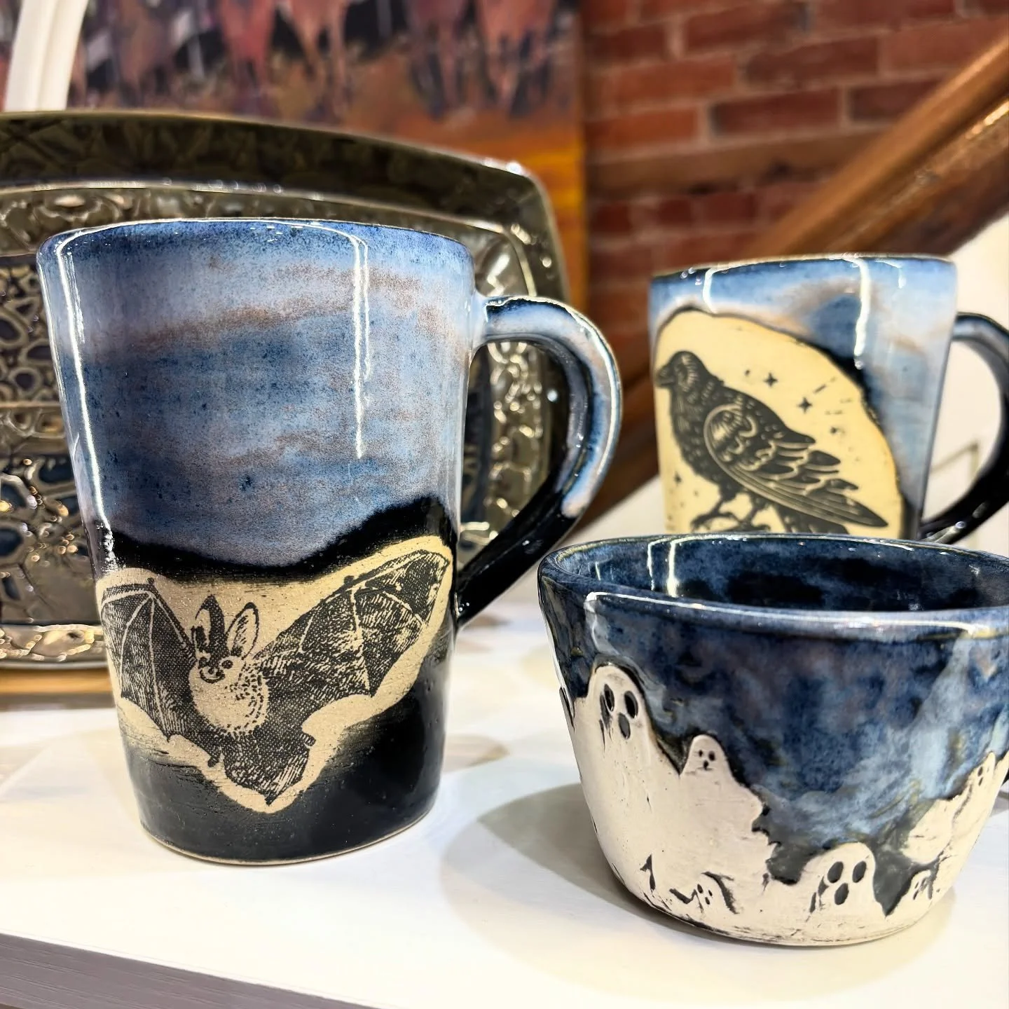 All new pieces by @twocopperwolvespottery. Even prettier in person!
#halloweenpottery #ghostsandgoblins  #bats #halloween #handmade #artisanmarketplace
