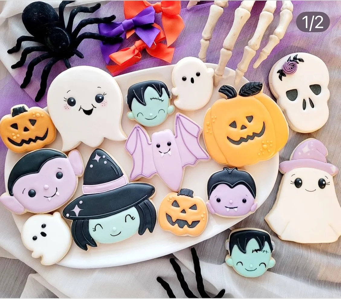 Don’t miss your chance to give the cutest Halloween cookies! Kids, grandkids, friends, neighbors, coworkers, teachers, clients or your favorite service providers?  Who are you going to boo?