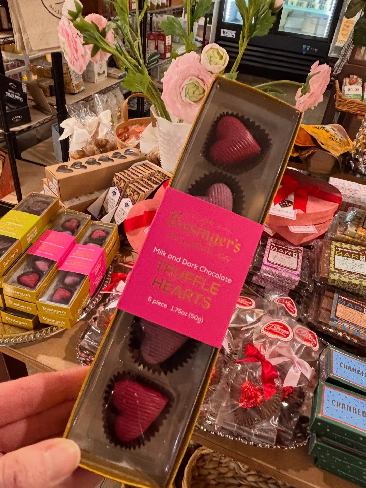 Take a scroll through to get a peek 👀at the variety inside Belle Mercantile. There is a little something for everyone, and a great place to start when looking for a unique gift.  Shop handmade and curated finds, all inside one large marketplace - do