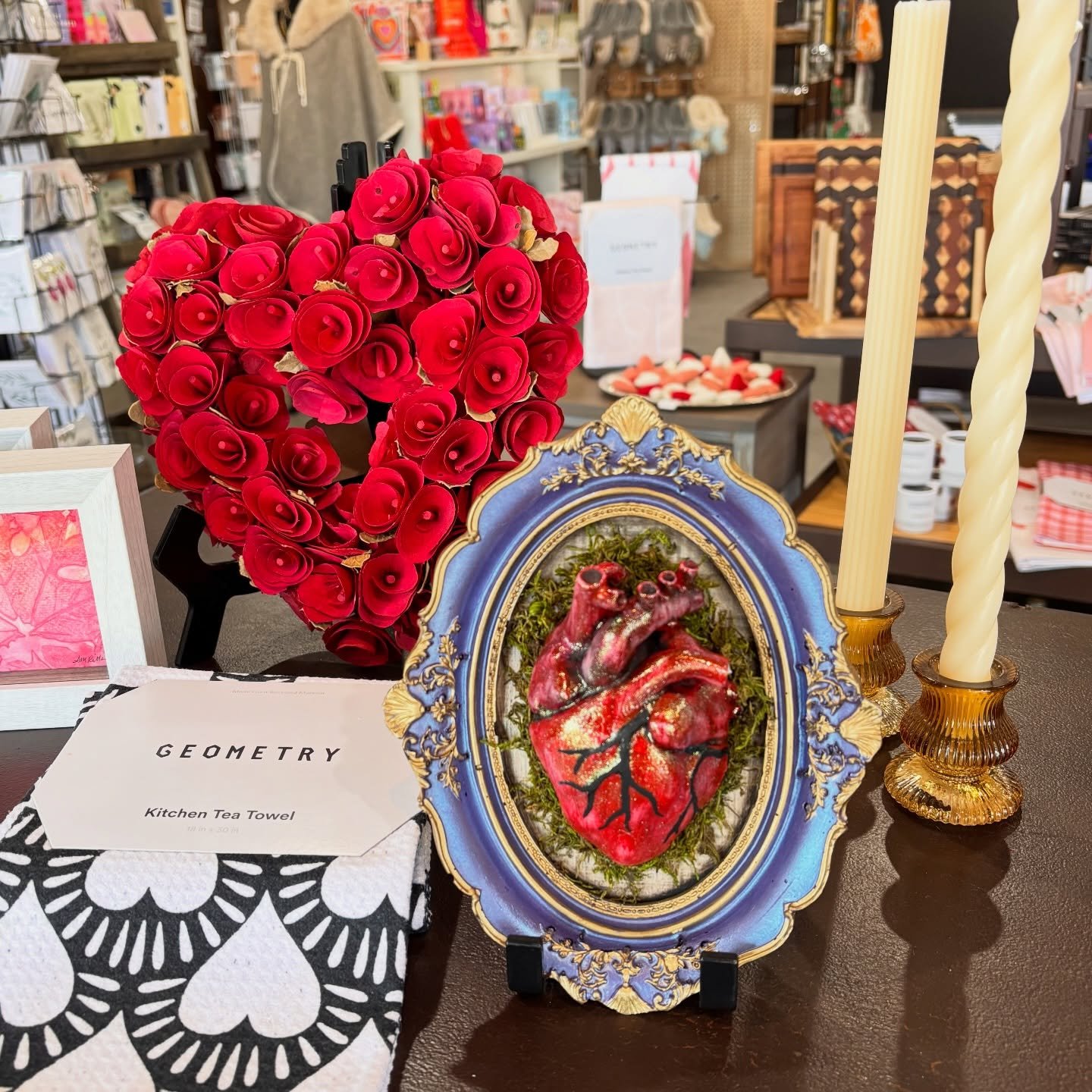 Have cabin fever? We are open 11-4 Sunday. And parking is always free and plentiful on Sundays, so no cold weather worries! ☀️