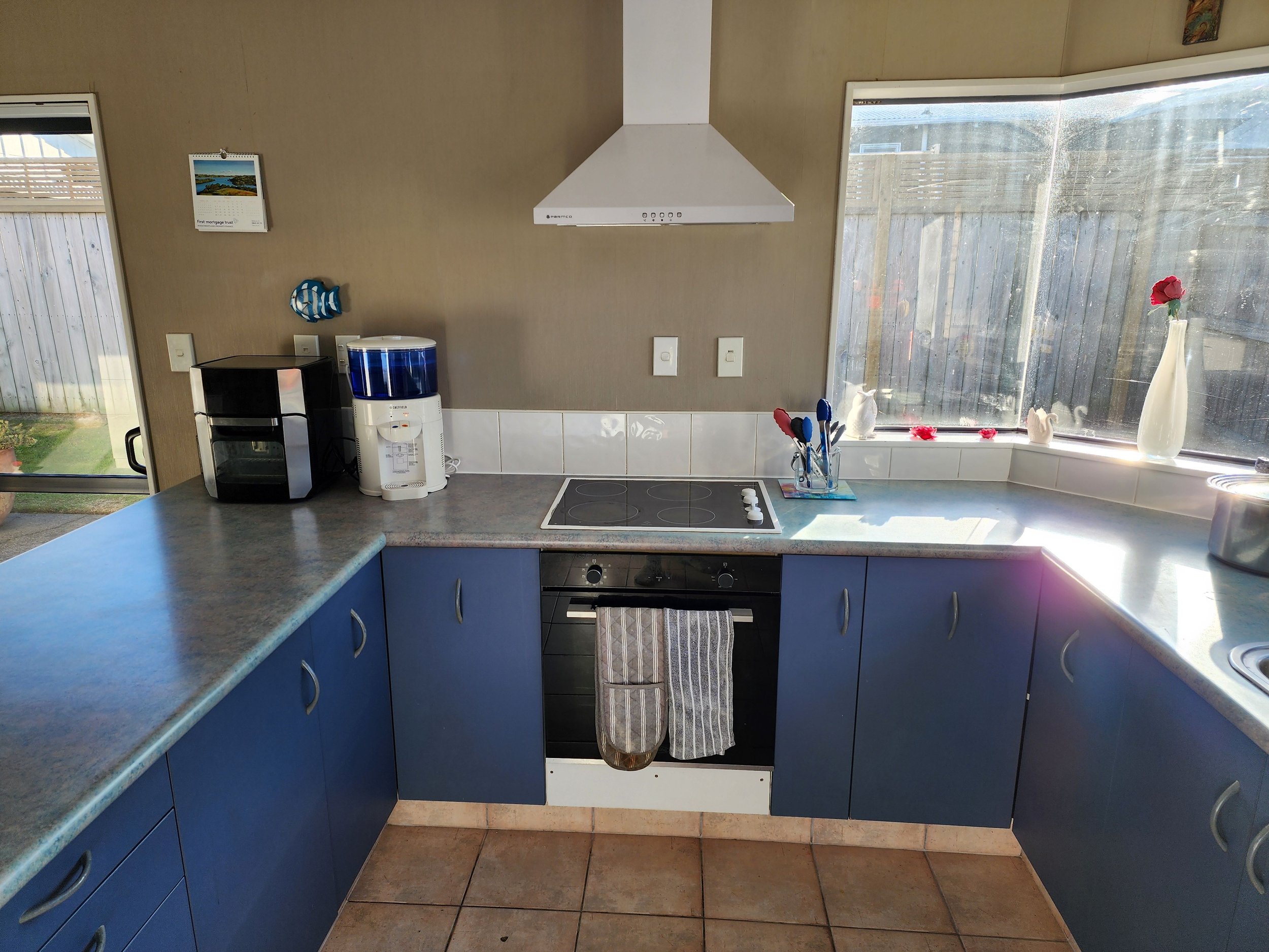 Kitchen Before 3.jpg
