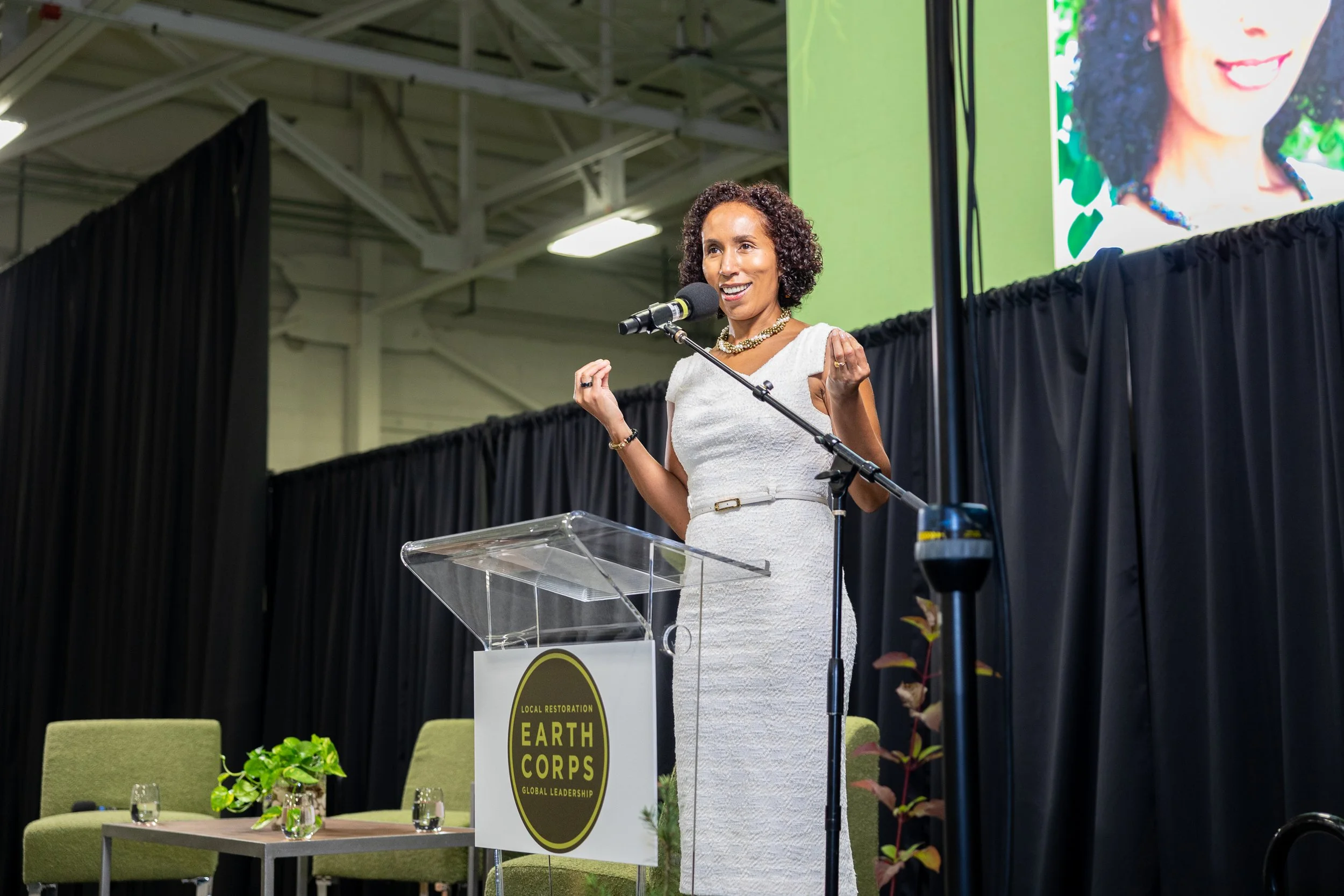 Seattle-EarthCorps-Fundraiser-Event-Photography-GrowingBoyMedia-341.jpg