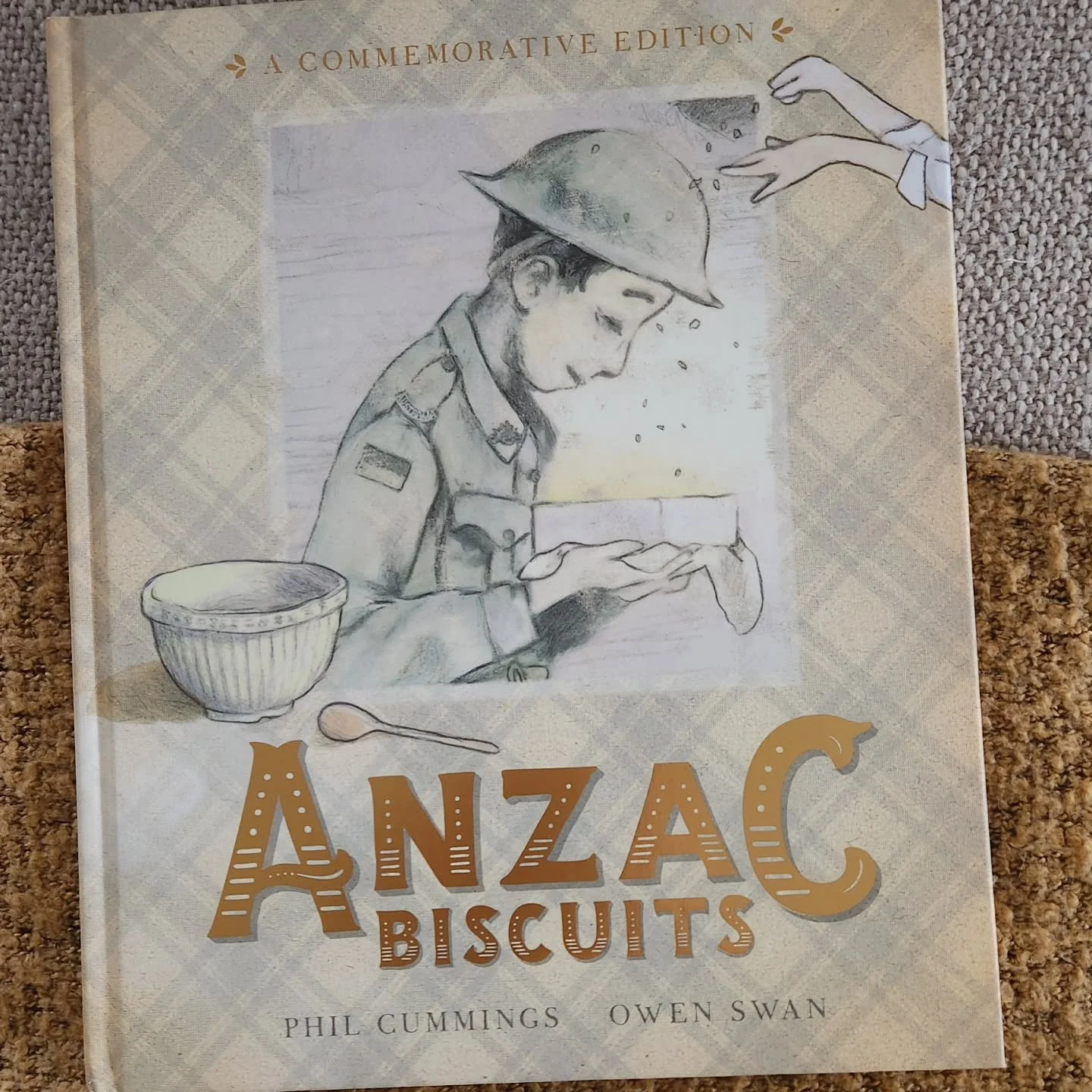 ANZAC Biscuits by Phil Cummings and Owen Swan

@scholastic_au 

This commemorative edition of Anzac Biscuits is a must-have. I read this with my sons and discussed the significance of ANZAC day and ANZAC Biscuits. We will read this again on ANZAC day