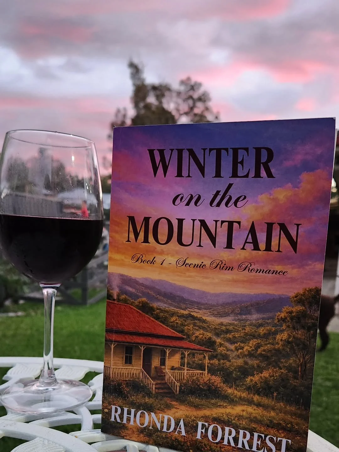 What are you #currentlyreading ?

I am starting to read 'Winter on the Mountain' by Rhonda Forrest
Book 1 of the Scenic Rim Romance Series
As I sit here on a cool autumn evening and enjoy this gorgeous sunset, I can't help but admire how the pink clo