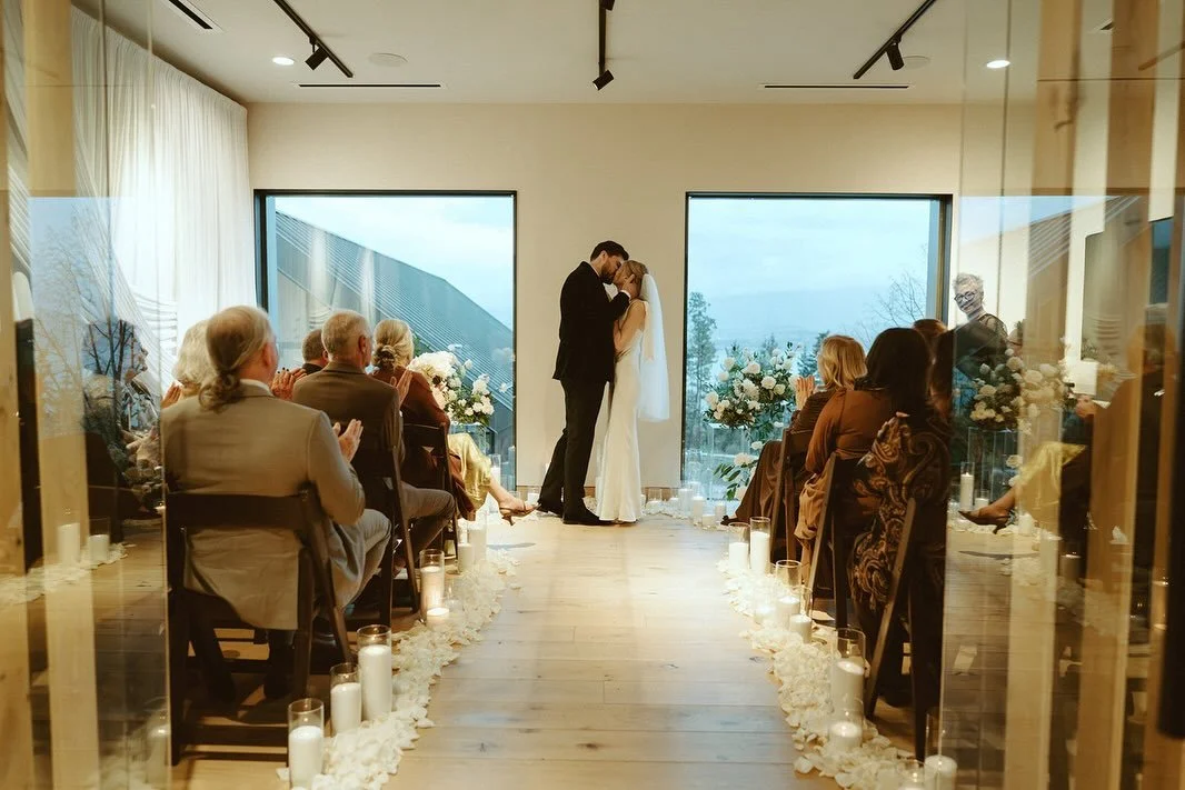 A Full Plan for Shakira &amp; Alex at one of the most sought after venues in Kelowna @cedarcreekwine. We planned this beautiful intimate wedding in under two months and we didn&rsquo;t compromise on a single detail &mdash;
 
string trio ✔️
28 inch ta