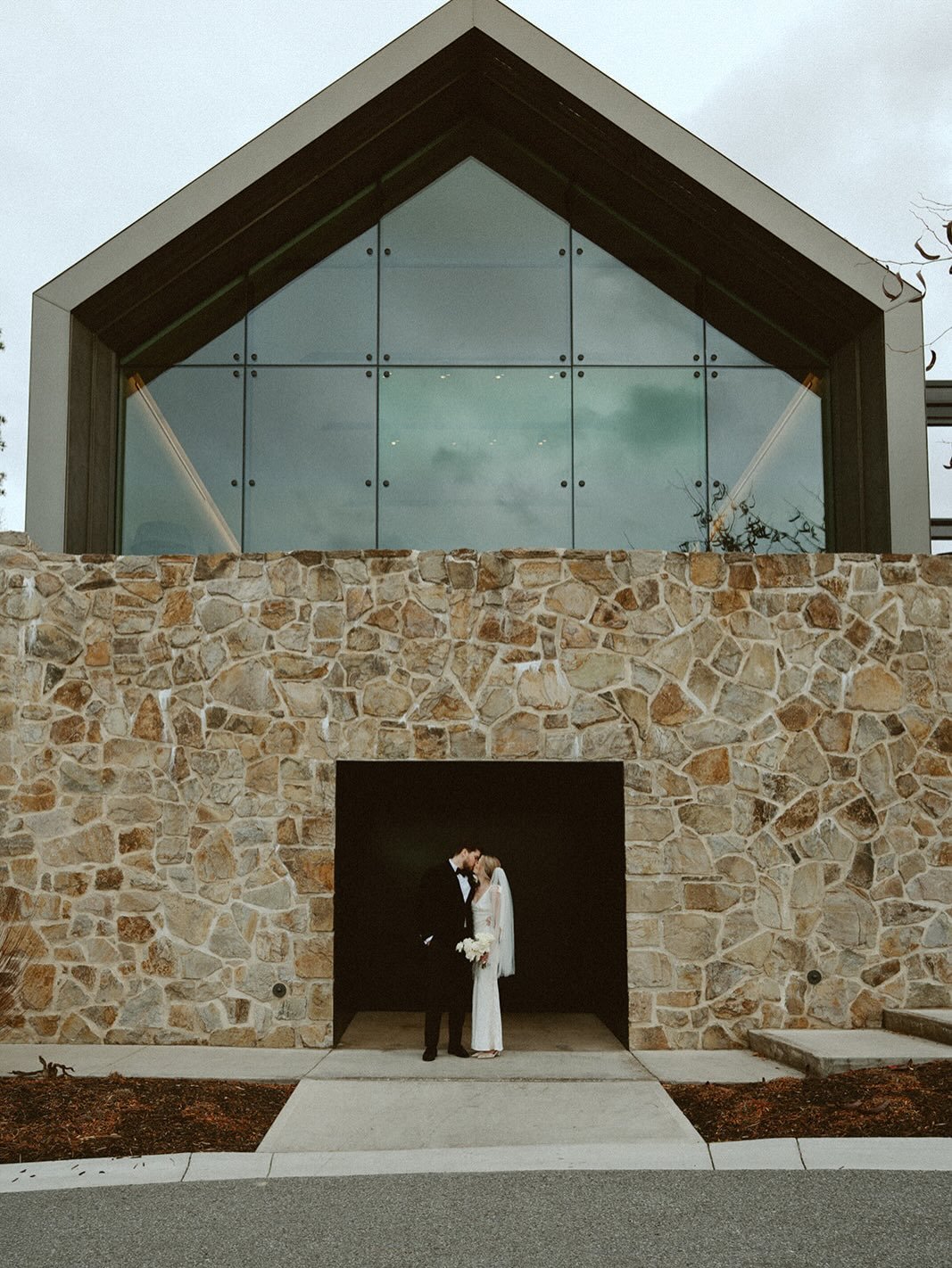 The black doors everyone knows about. If you didn&rsquo;t get wedding photos here did you even really get married at @cedarcreekwine 

📷 @_themcgraths_

#weddingplanner #okanaganweddingvenue #okanaganweddingplanner #kelownaweddingplanner #kelownawed