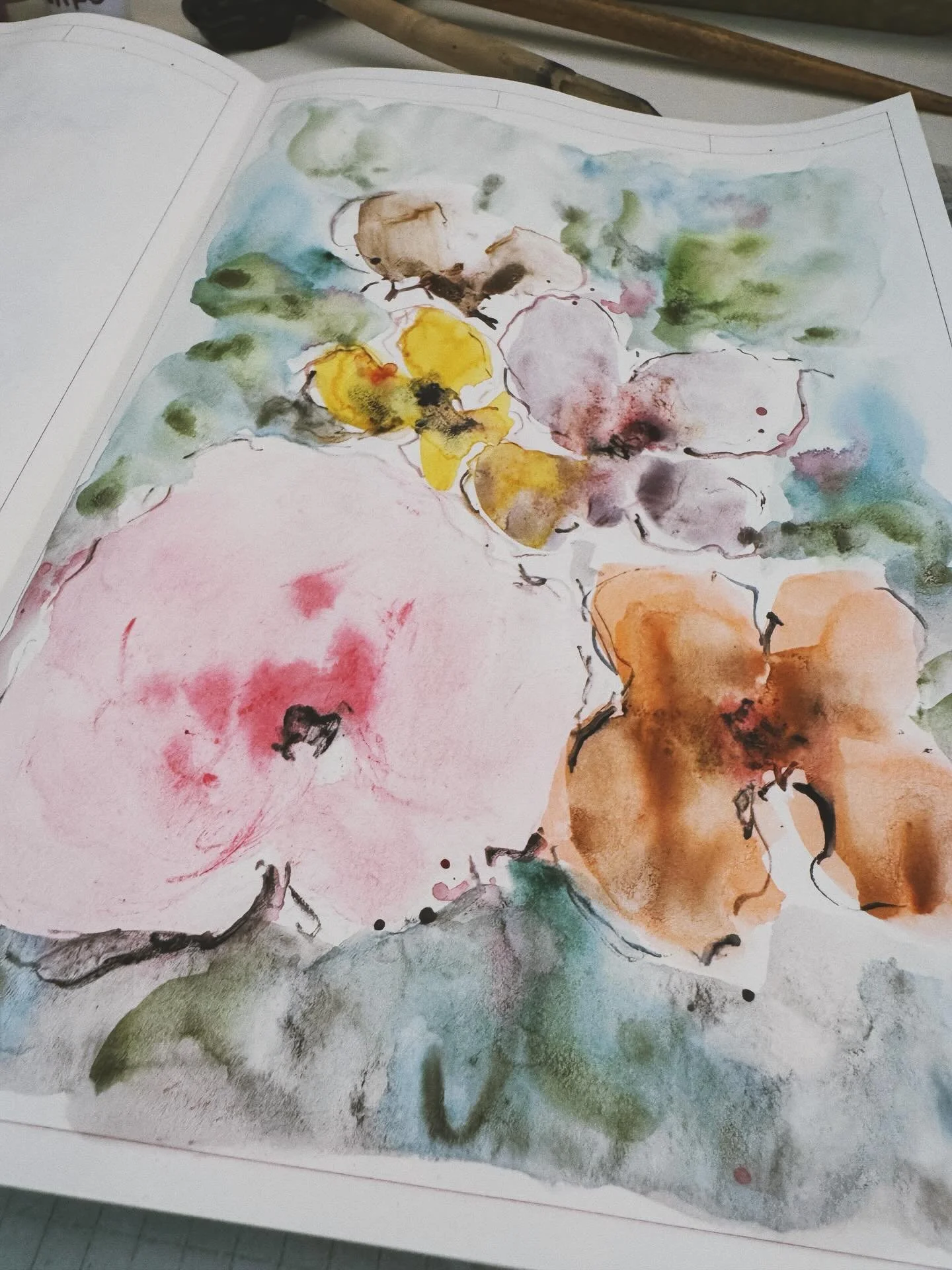 Some sketchbook pages

#dailypainting #sketchbook #mixedmedia