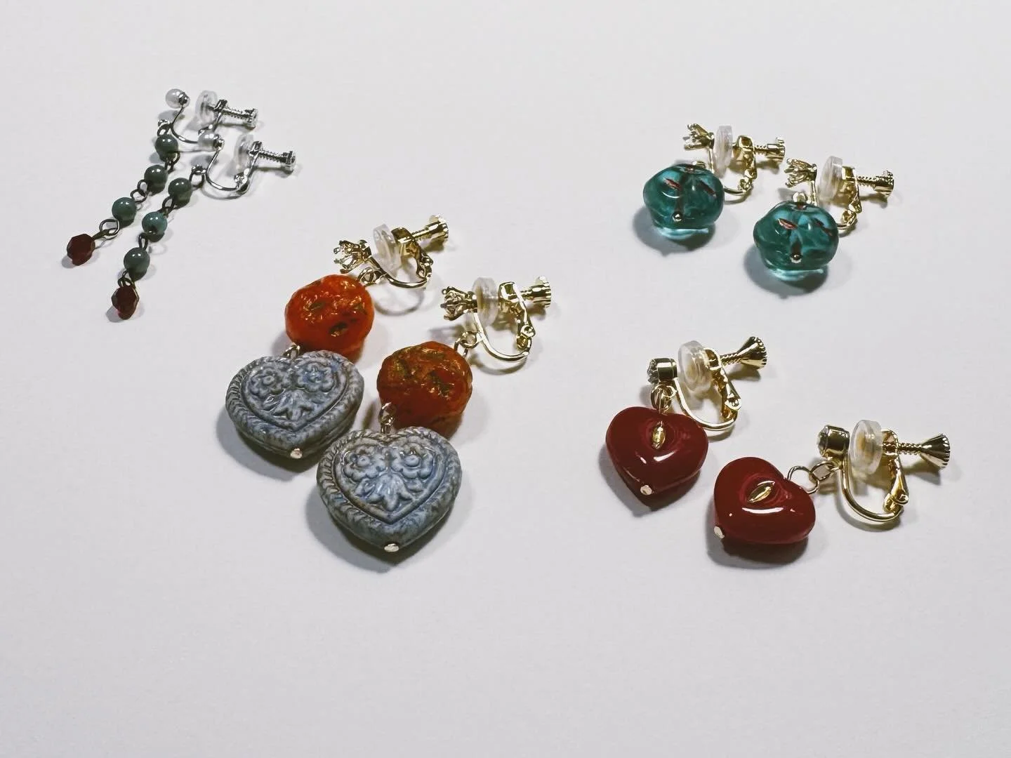 ✨Warning: May contain an obsession with glass beads🙋&zwj;♀️😆
#handmadejewelry #earringlovers #handmade #hkhandmade