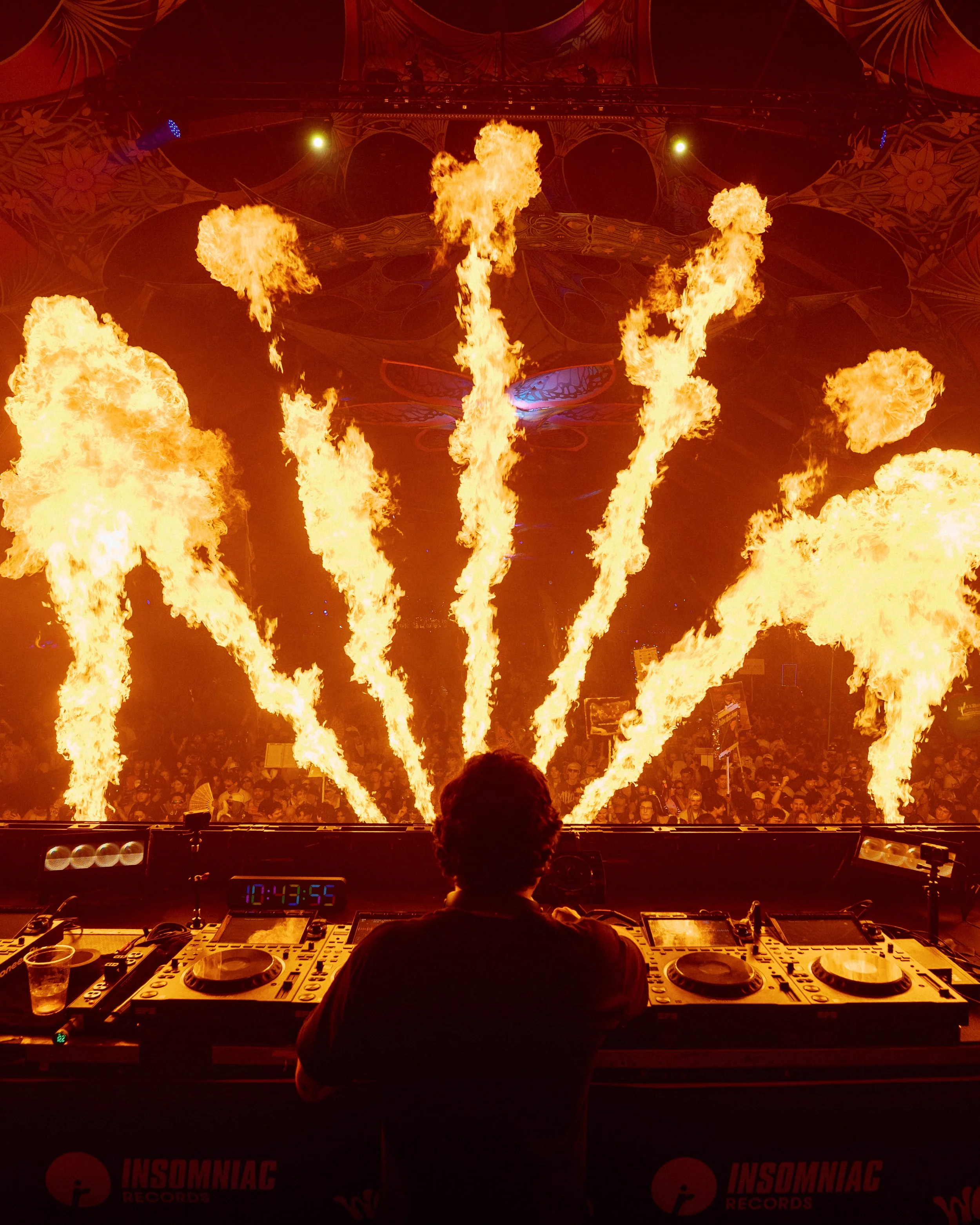 Omnom - Beyond Wonderland