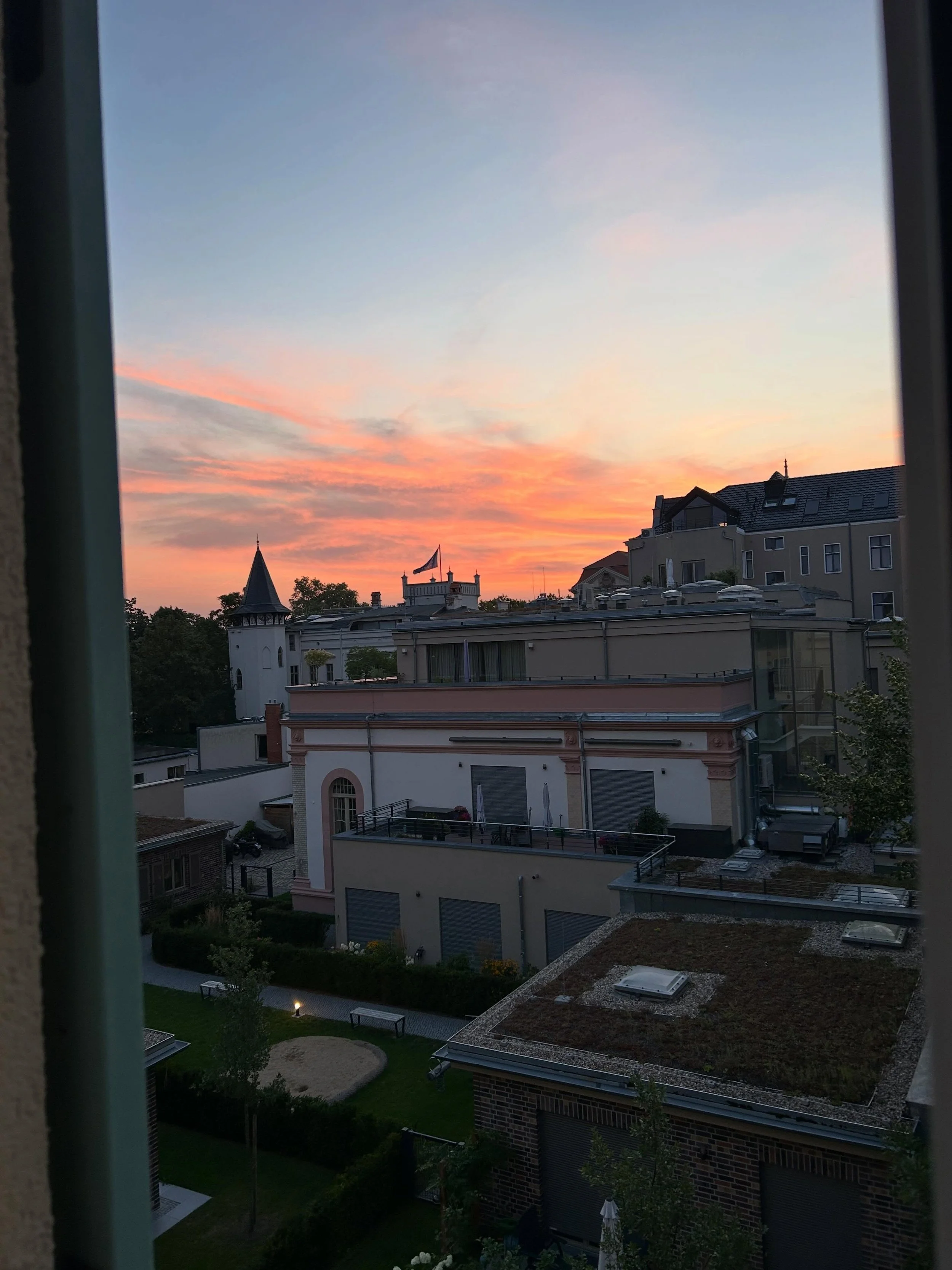 Goodbye Potsdam. It has been an extraordinary week filled with beautiful people, stitching, fantastic castles, stitching, ice cream, stitching, sunshine, stitching, spectacular parks, massive German meals, stitching and more stitching. Thank you @cra