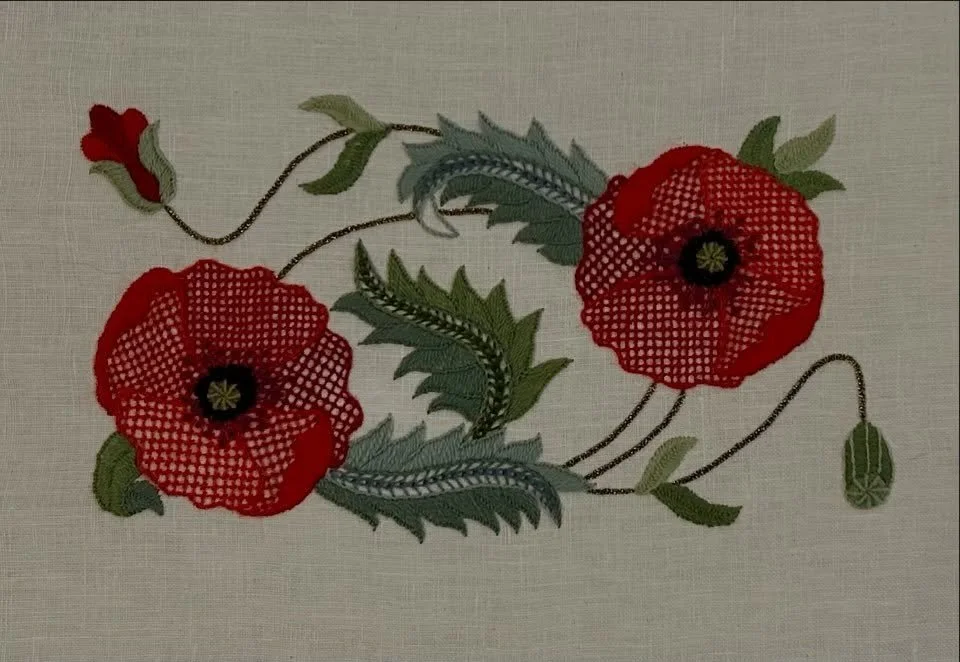 My Poppies are finished. 

I am growing increasingly fond of stitching with this beautiful fine wool from @auverasoie_officiel  This piece was such a joy to stitch and I couldn&rsquo;t be happier with how the embroidery turned out. 

I wasn&rsquo;t q