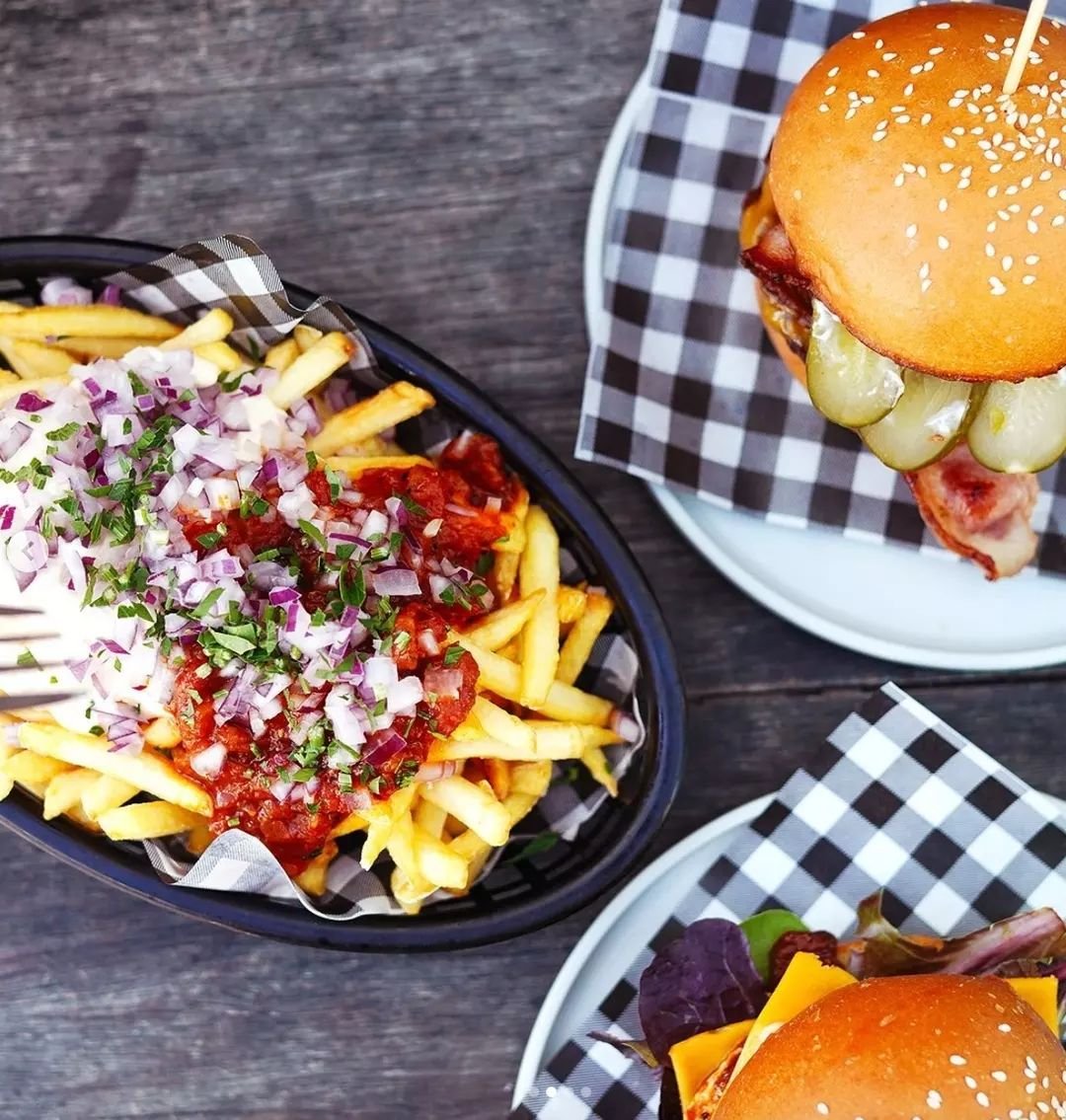 Just when you thought the humble hot chip could not get better, enter our Dutch Fries&nbsp;🇳🇱&nbsp;so deliciously moreish, this one's hard to share 🤤

🍟 Hot Chips topped with mayo, chopped red onion &amp; relish