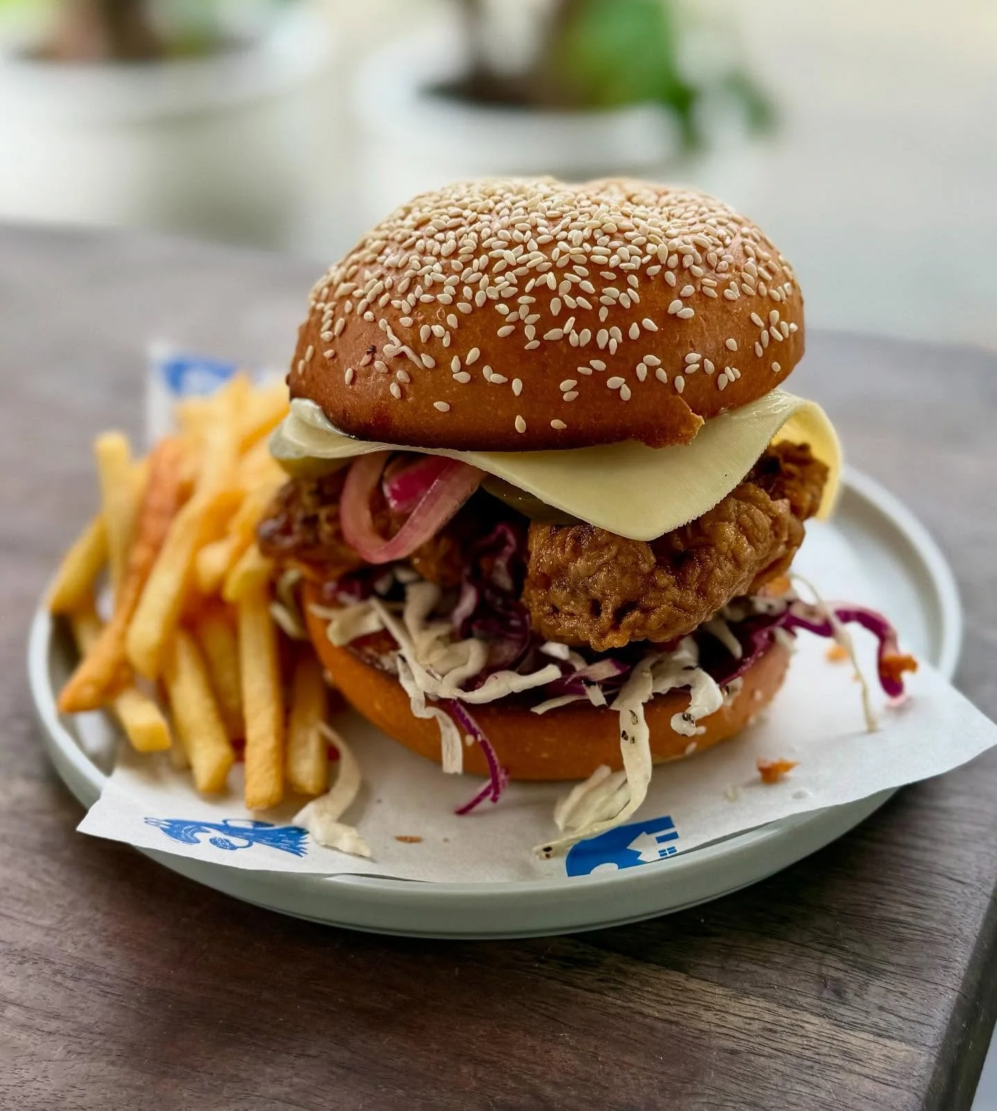 Warm up with a NEW Top Shop Fried Chicken Burger! 🔥 Crispy fried chicken, coleslaw, tequila-pickled jalepenos, cheese, onions &amp; fries. 🤤 THURSDAY SPECIAL ON NOW!