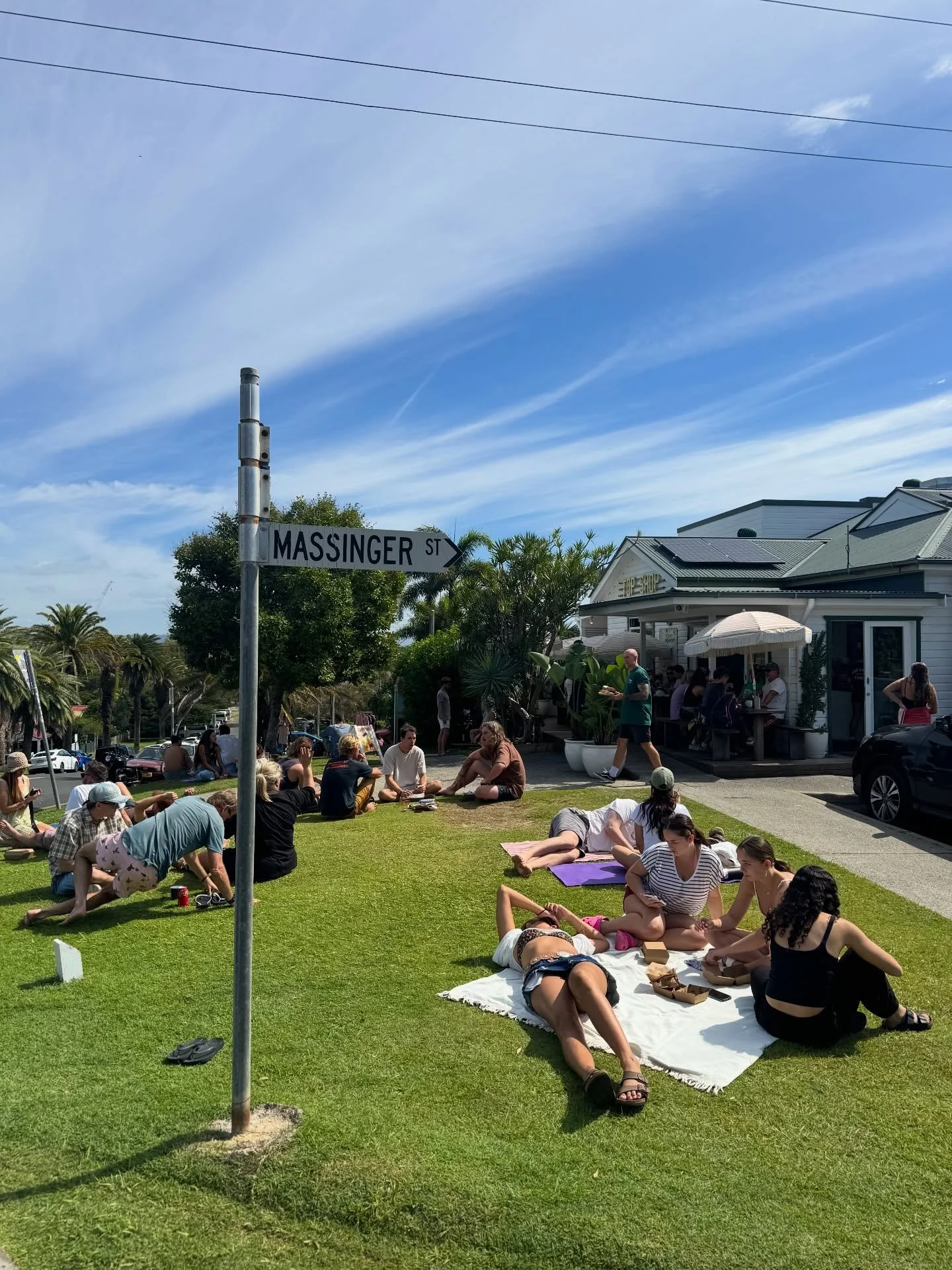 We love it when you hang out on our lawn🌿☀️
Grab a drink, a snack, and stay awhile.

#topshopbyronbay #byronbay #cafevibes #shoplocal #lawnlunch