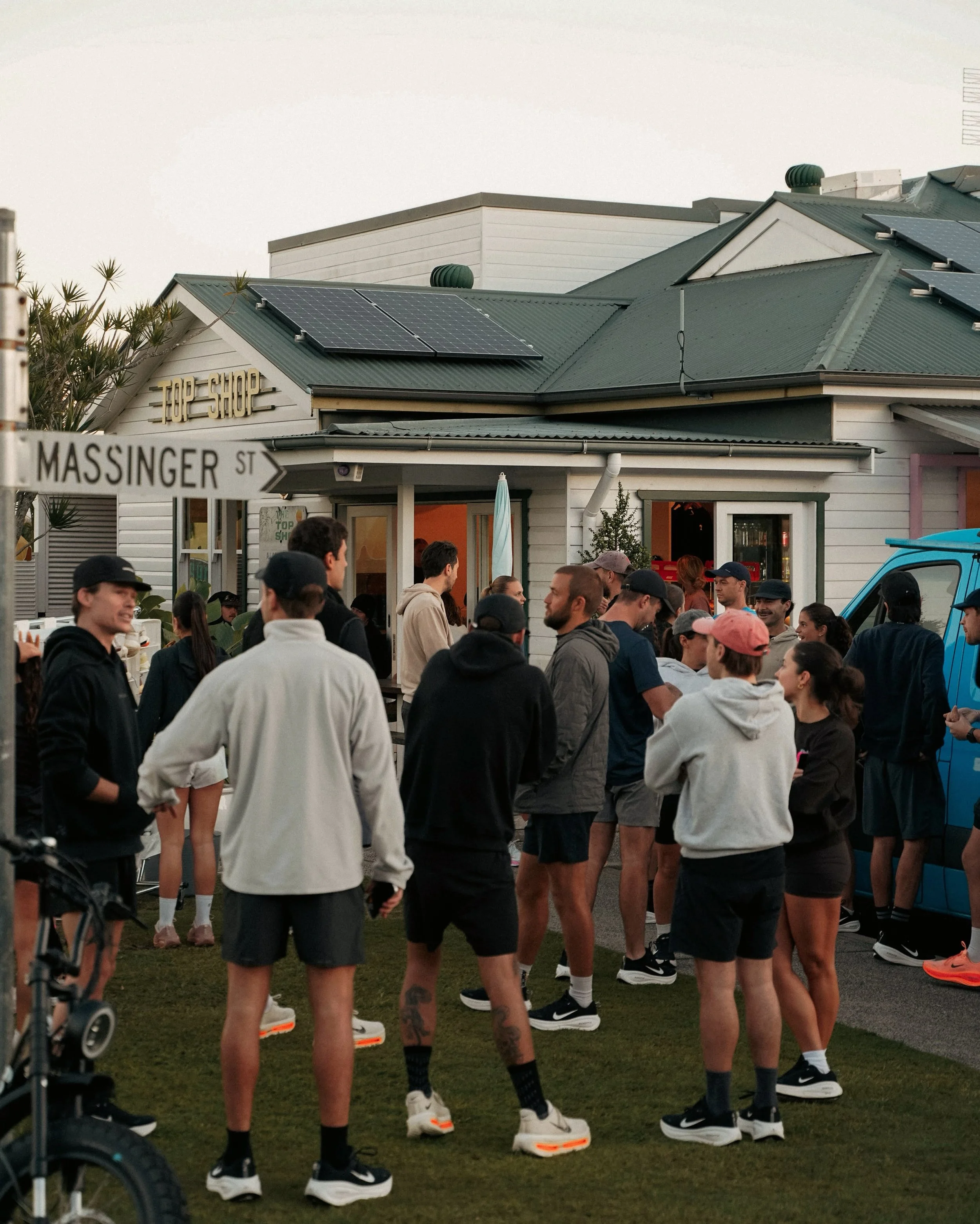 Thanks so much to @paceathletic and the Byron Bay running community for stopping by ☕️🏃 @byronrunclub 

Such an awesome morning bringing everyone together before the run and back again for post-run coffees. We loved having you all at TopShop💛🫶🏃🏽