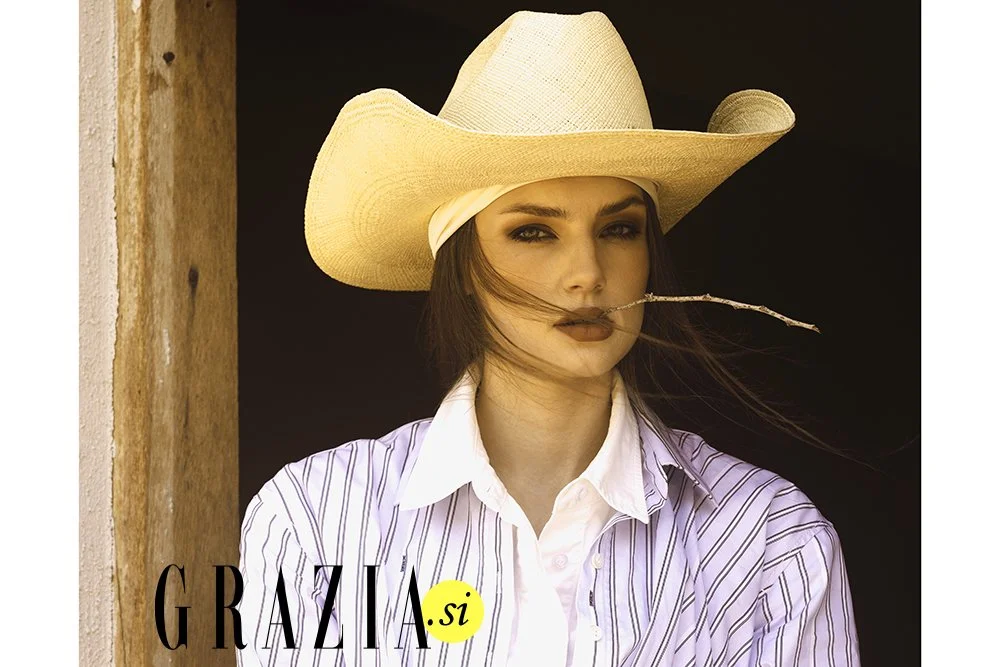 KAVBOJSKO DEKLE NA MODNEM SPREHODU