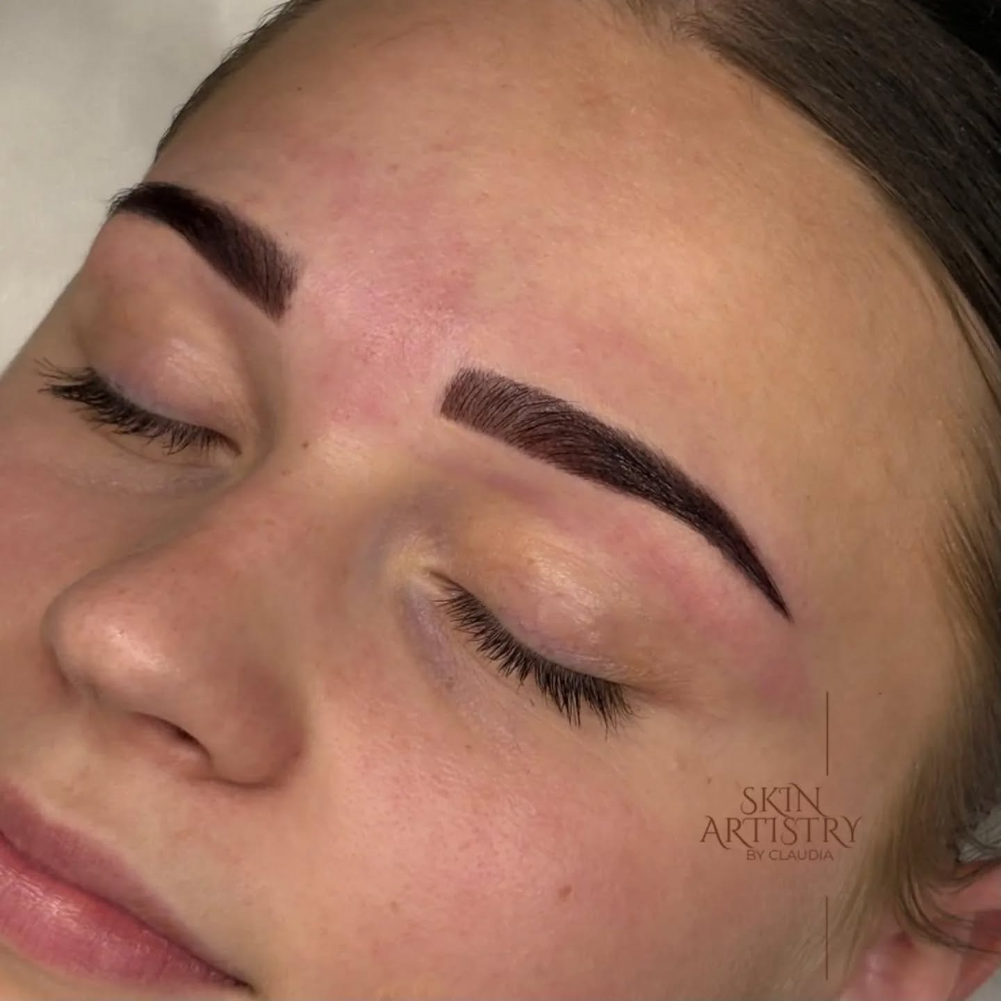 🤎 Giving Brows using Rare Choc Brow Eye 🍫 

Flawless brows by @skin_artistry_byclaudia 👏👏👏 

Have you tried Rare Dyes yet?

Shop on our website 🛍️

#browobsession #browdye #browboss #browtransformation #browqueen