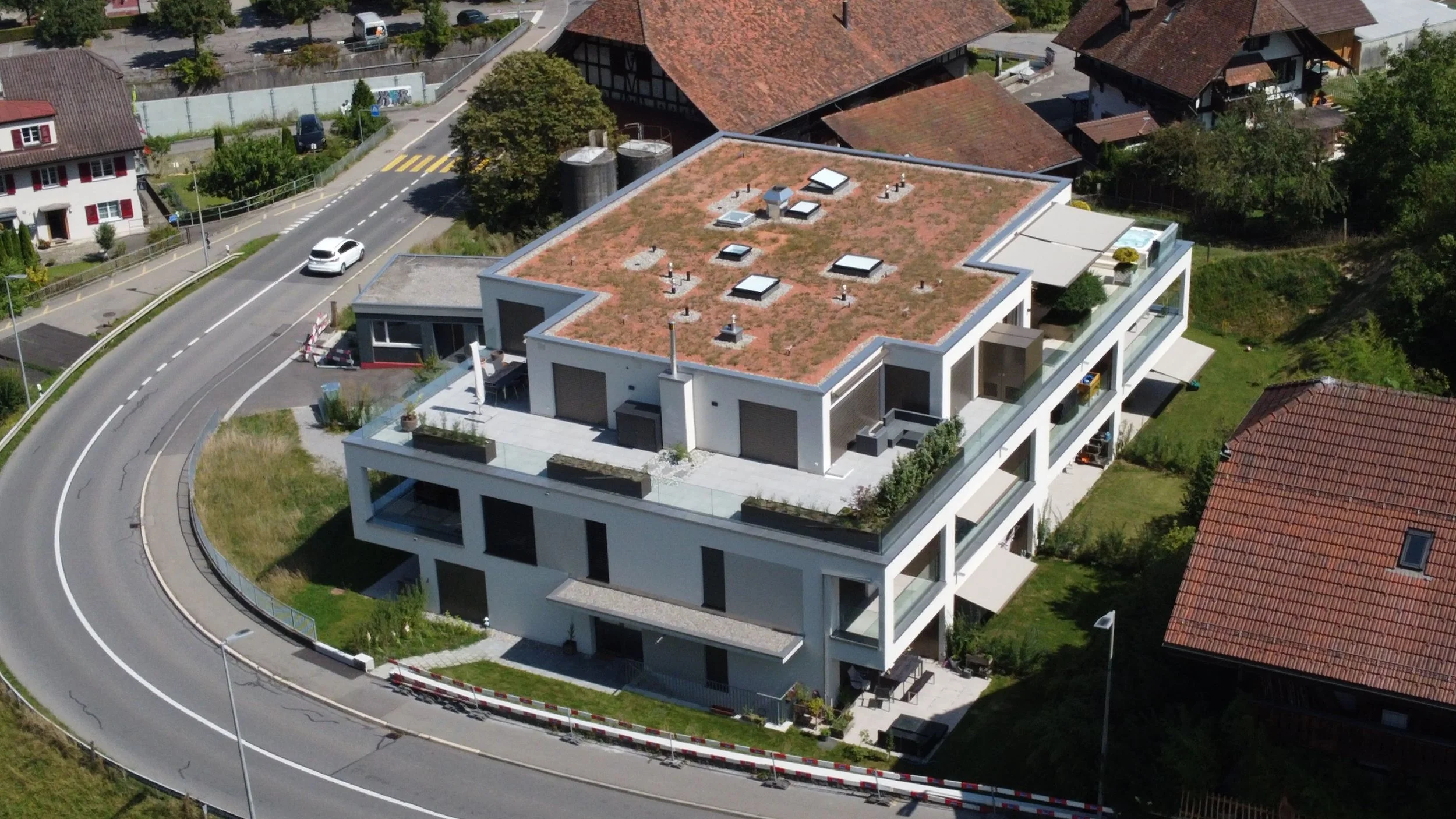 Luftaufnahme der Umgebung – Wohnobjekt im ländlichen Kontext, sauber übergeben und bezugsbereit