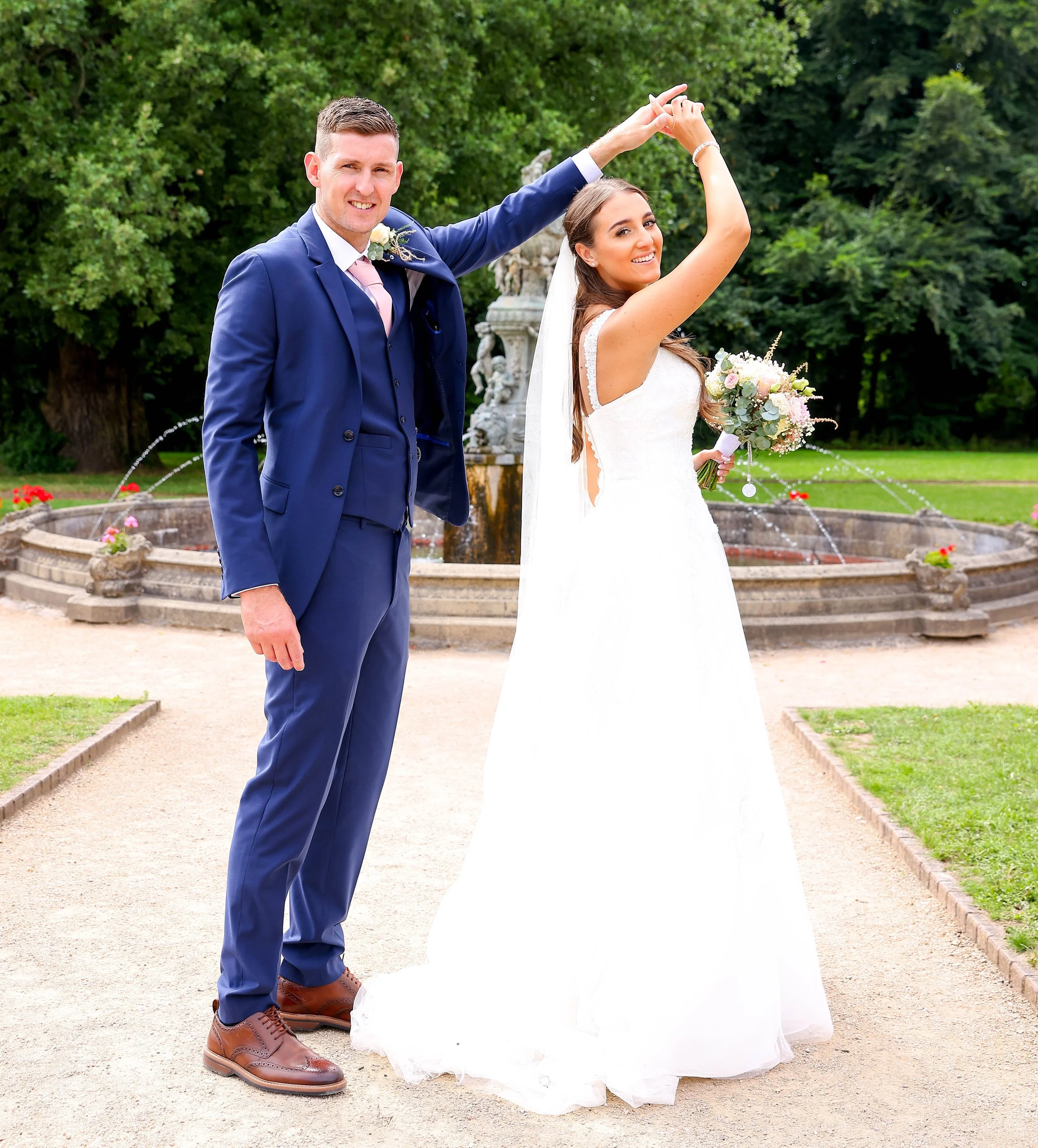 Mr & Mrs Deeney-170.jpg