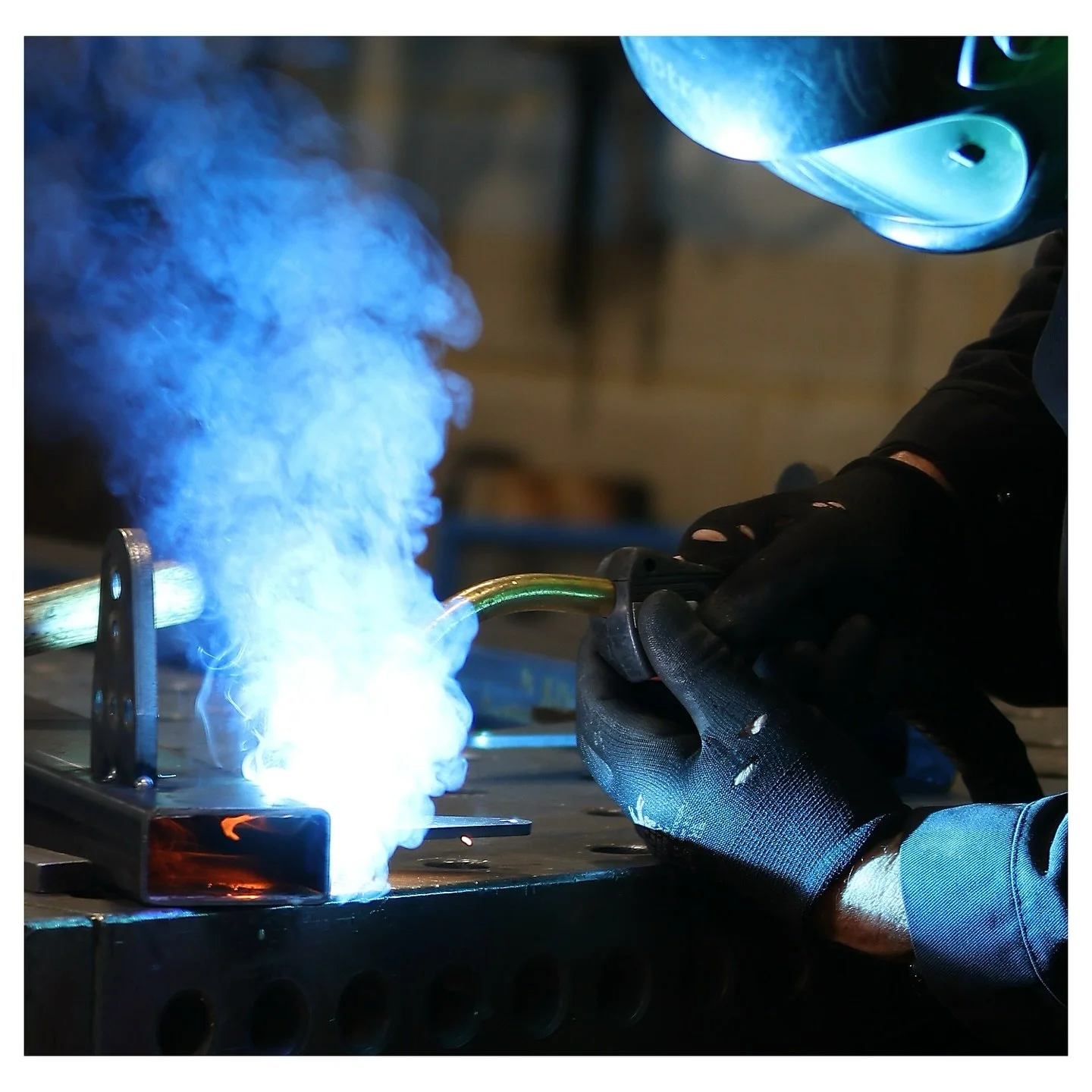 Spark 🔥 ⚙️ ⚡️

#photo #photography #photographer #commercial #commercialphotography #business #localbusiness #fabrication #fabricator #bakewell #derbyshire #blacksmith #blacksmiths #blacksmithing #blacksmithingtools
