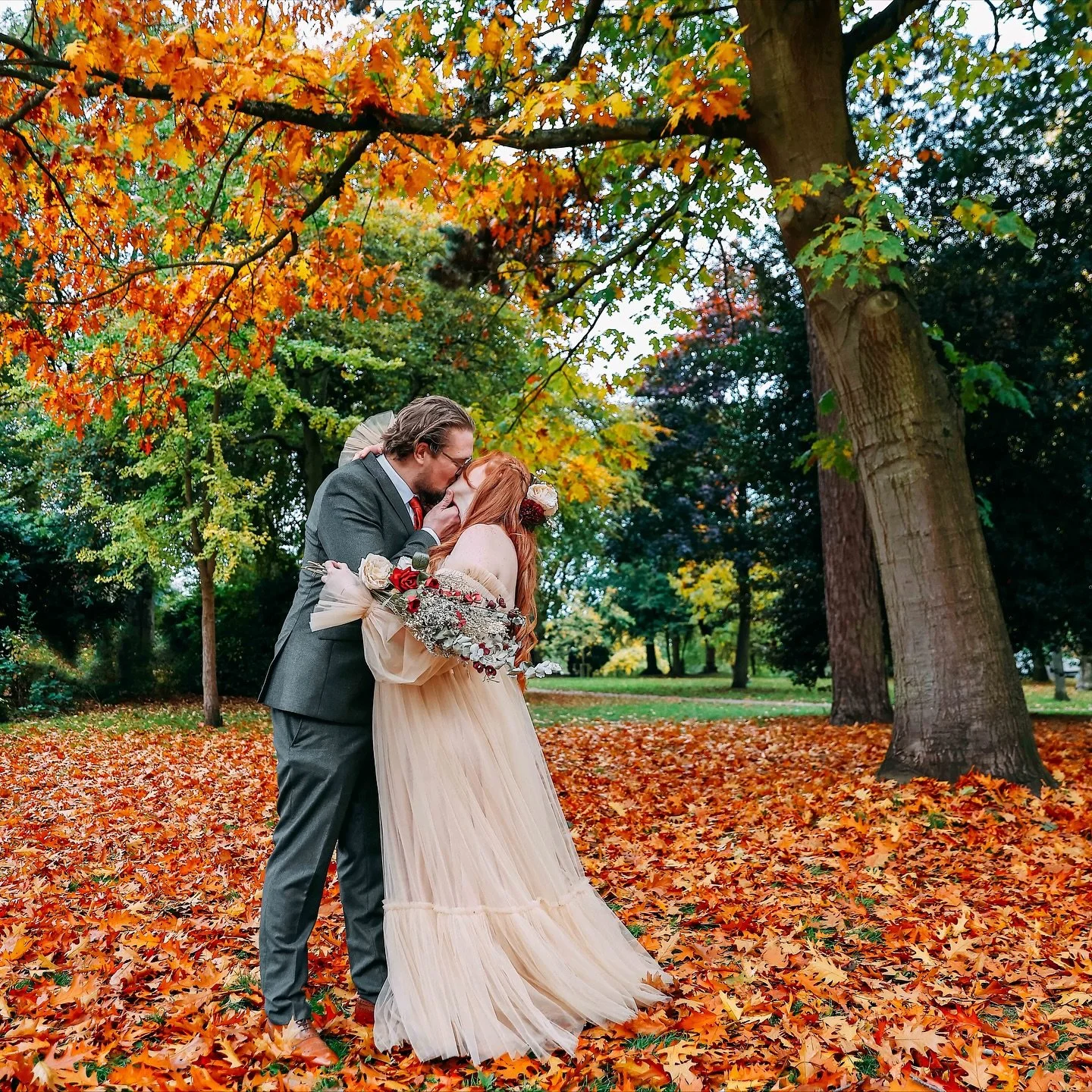 Mr &amp; Mrs Cowlishaw 💍 

An absolute Privilege to be part of this Special Wedding Day! 💍 Proper Autumnal 🍁 

#photo #photography #photographer #wedding #weddingdress #weddingphotography #weddinginspiration #weddingideas #weddingday #bride #groom