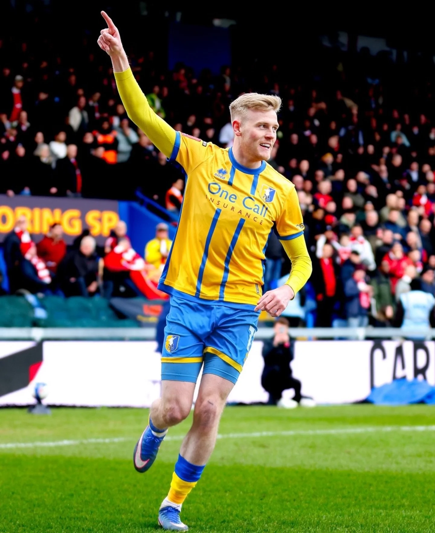 FA Cup 🏆 

🟡🔵 vs 🔴⚪️ A Selection&hellip; 📸 

2/2

#FACup #Mansfield #EFL