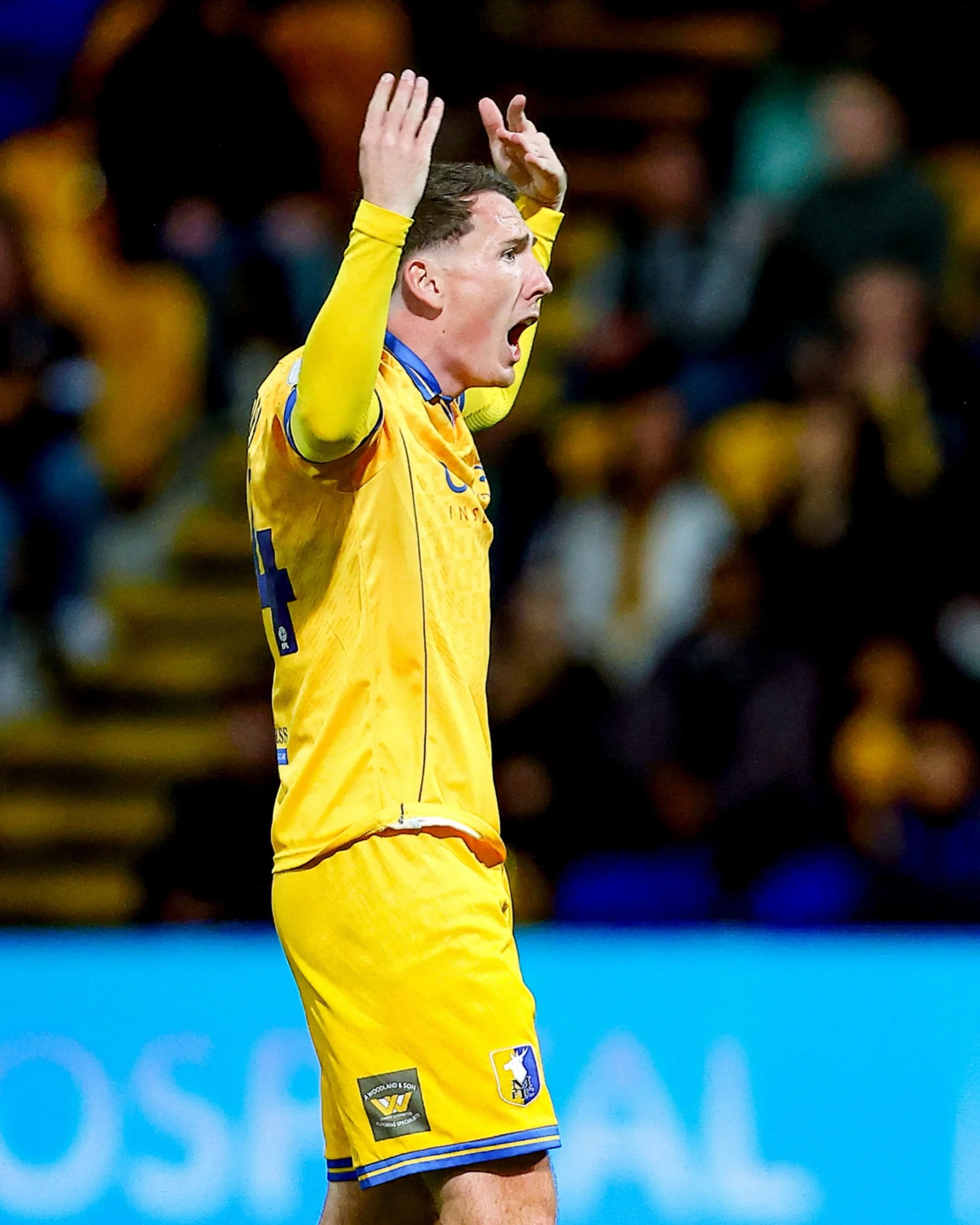 FRUSTRATION at The One Call 🟡🔵

Stags Draw 1-1 with 9 Man Oxford Utd in the EFL under the lights. 

#Stags #Mansfield #MTFC #Yellows #EFL