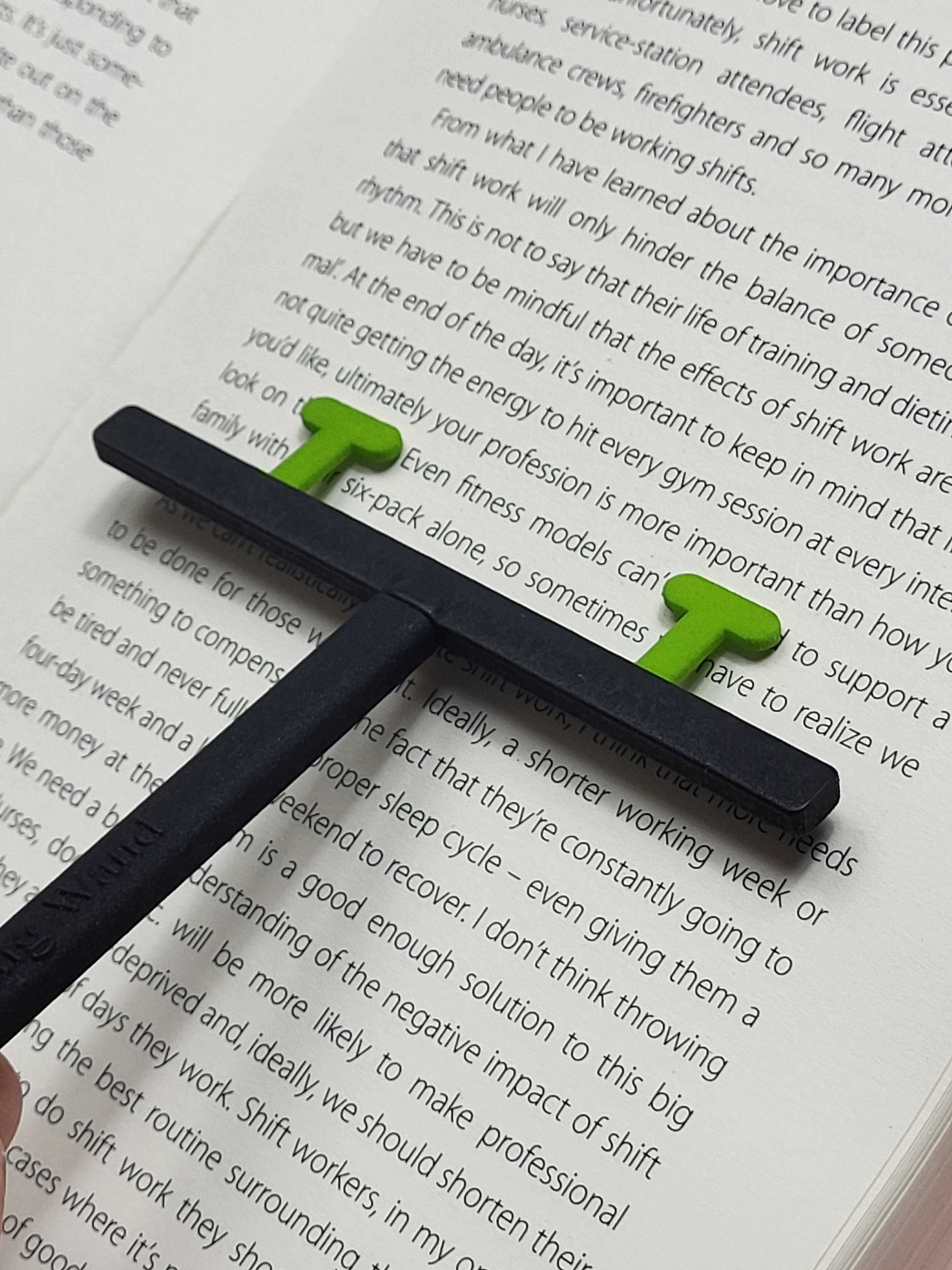 The Neo4Curve is a tracking tip in reading for better posture on the page for ADHD people.