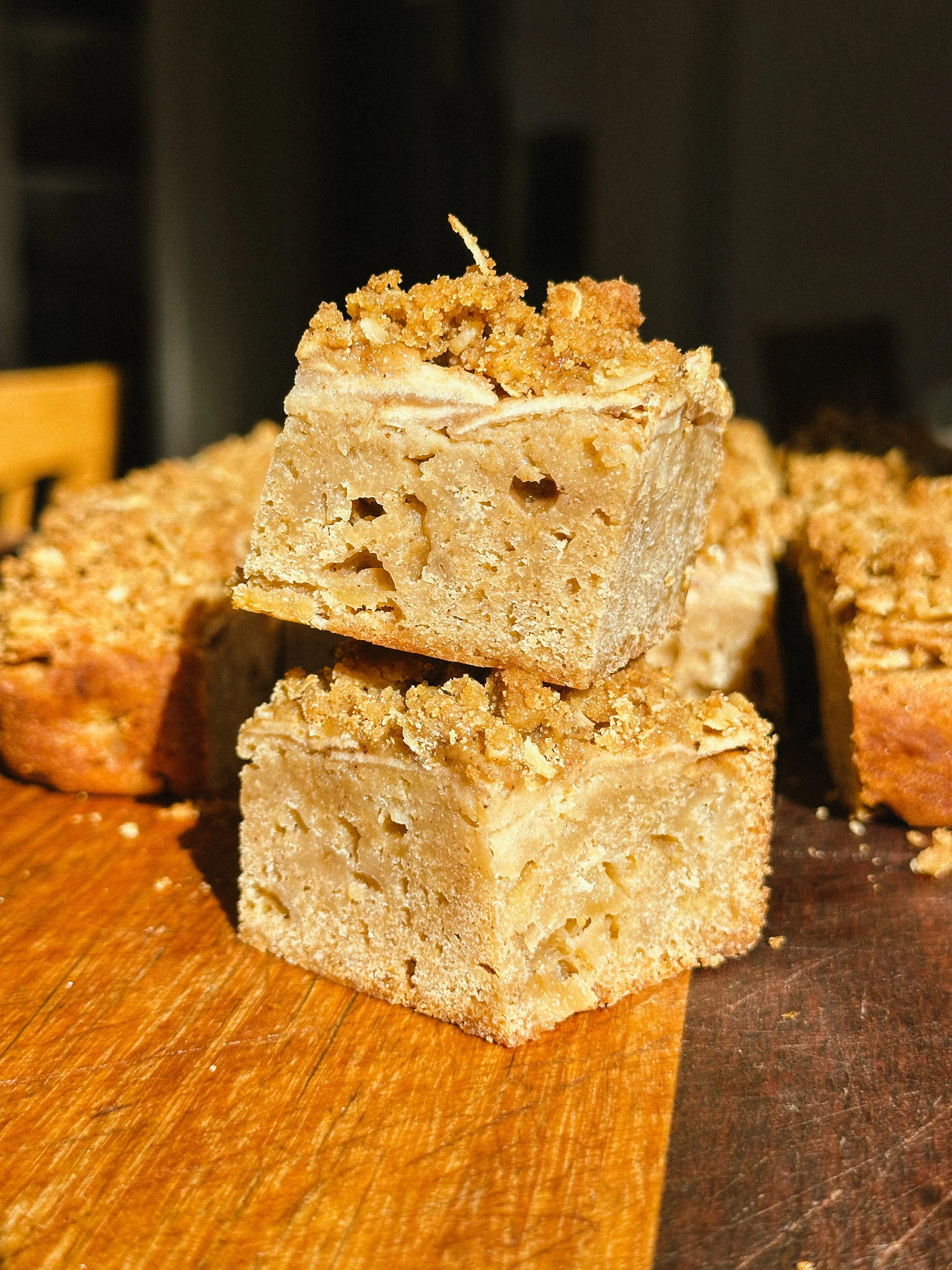 Apple Crumble Blondies