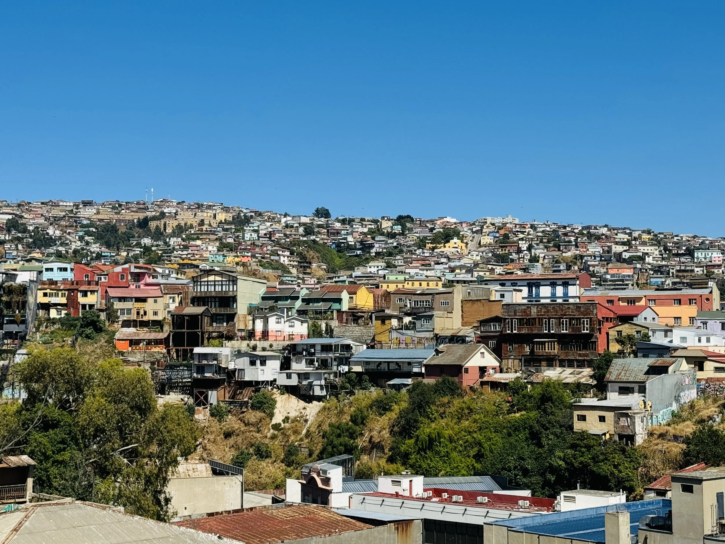 Valparaiso homes on the hill.