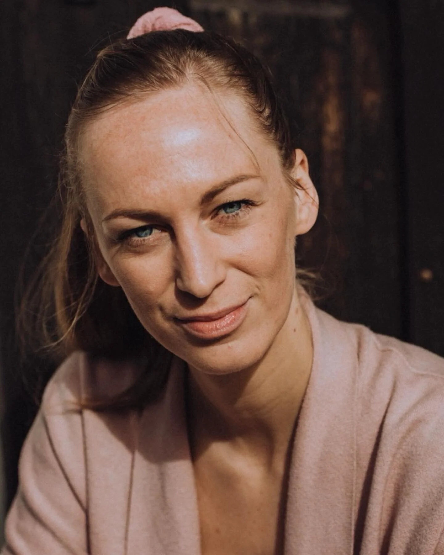 Spomienky e&scaron;te na jarn&eacute; fotenie 🌷🌷🌷, o ktorom som zložila b&aacute;seň, ktor&aacute; hlad&aacute; meno. 

Svetlo, du&scaron;a a l&aacute;ska v tebe zroden&aacute;. Tvoj dar a &uacute;primnosť pre ľudstvo naplnen&aacute;. 

Len spočin