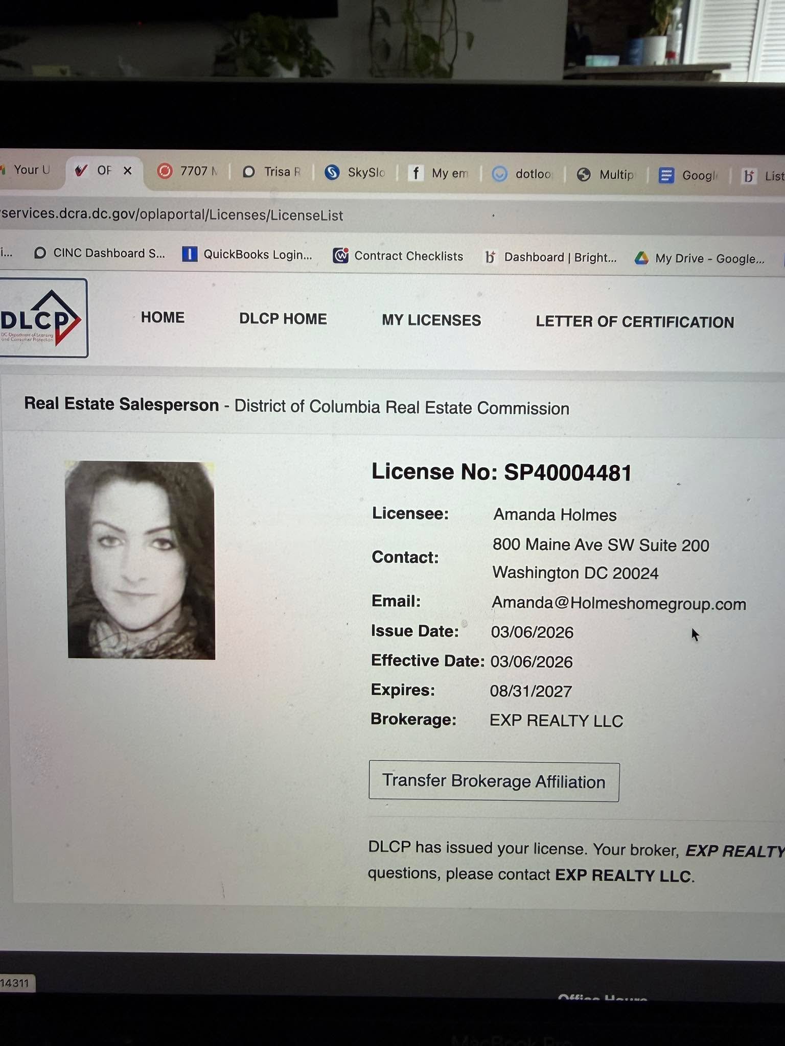Guess who is now a licensed Realtor in DC? 🎉

I&rsquo;m now serving Maryland, Virginia, and Washington DC. If you&rsquo;re looking to buy or sell, I&rsquo;m your girl.

Amanda Holmes, REALTOR&reg; 
eXp Realty 
Certified Listing Professional 
Militar
