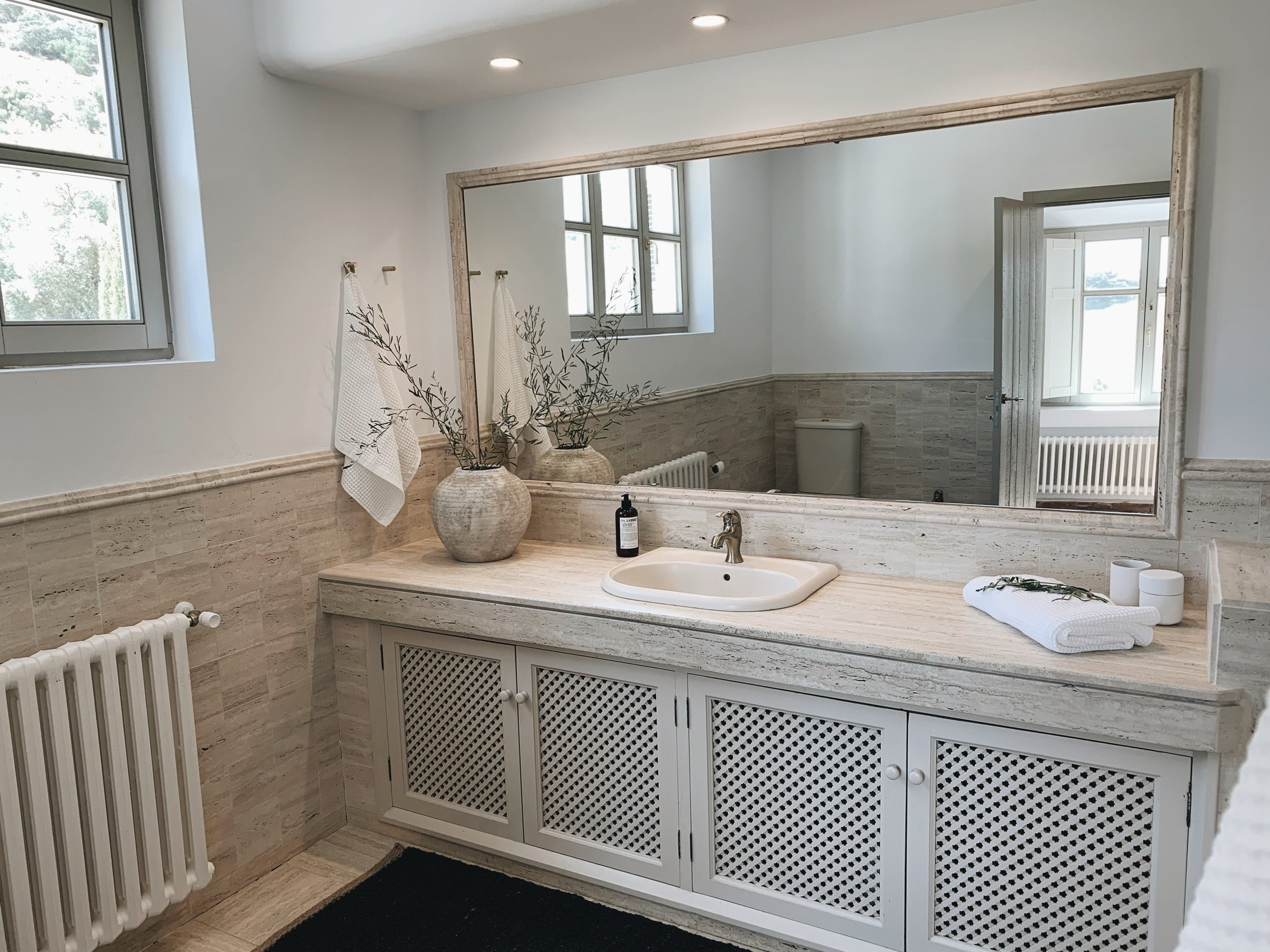 Master en-suite bathroom at Finca La Marquesa, luxury holiday home near Ronda in Andalusia