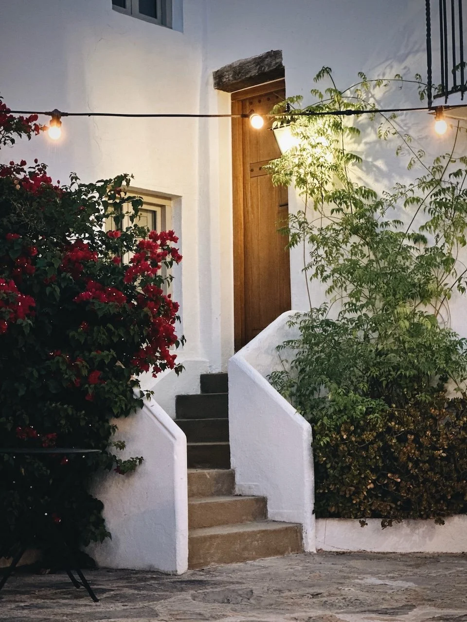 Courtyard in the evening at Finca La Marquesa, a peaceful holiday home near Ronda in Andalusia