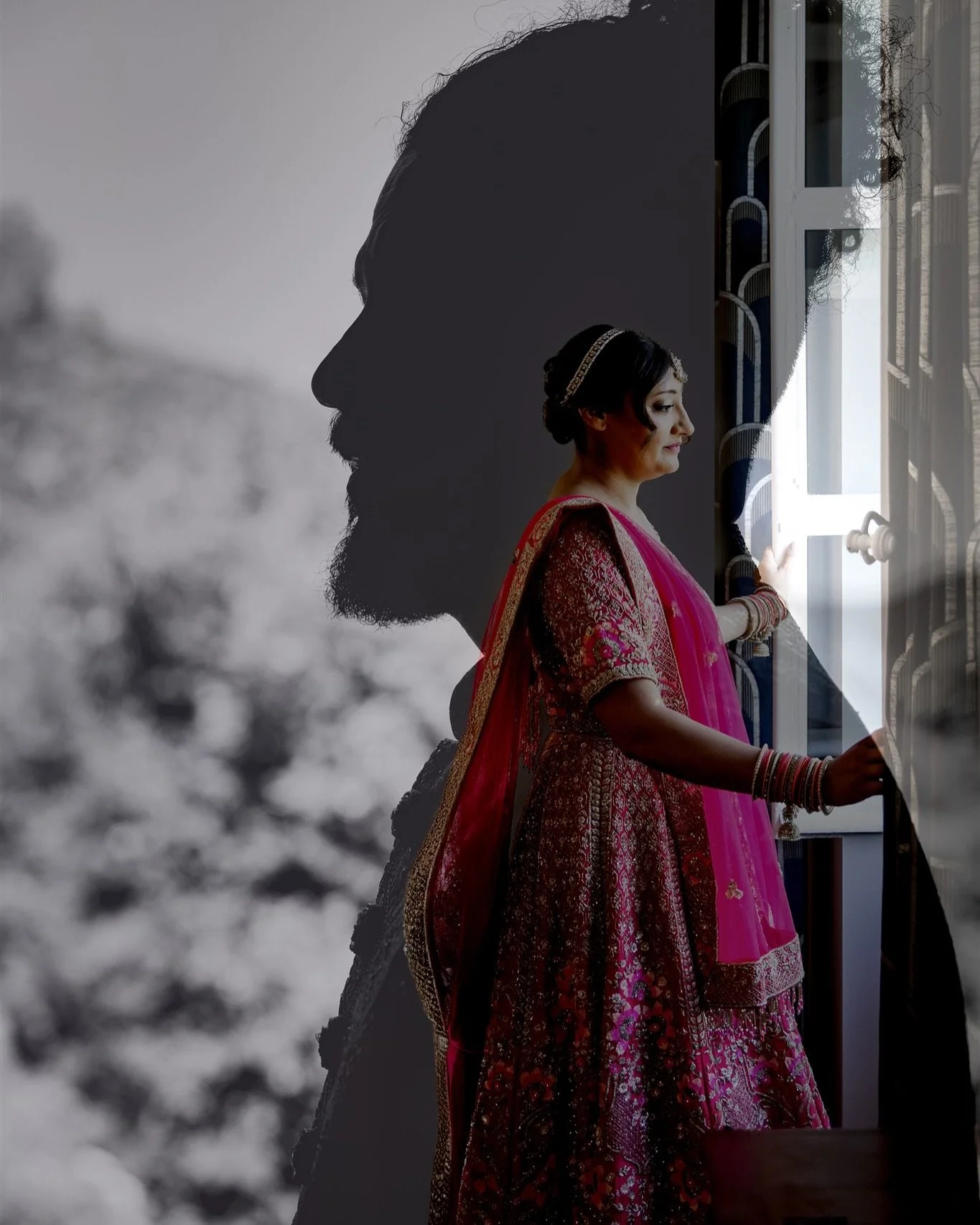 En d&eacute;but de saison j&rsquo;ai couvert ma premi&egrave;re c&eacute;r&eacute;monie indienne lors d&rsquo;un mariage Franco-Indien dans le parc du @chateau_de_chaulnes 
J&rsquo;ai embarqu&eacute; avec moi @chloeperezphotographie en tant que secon