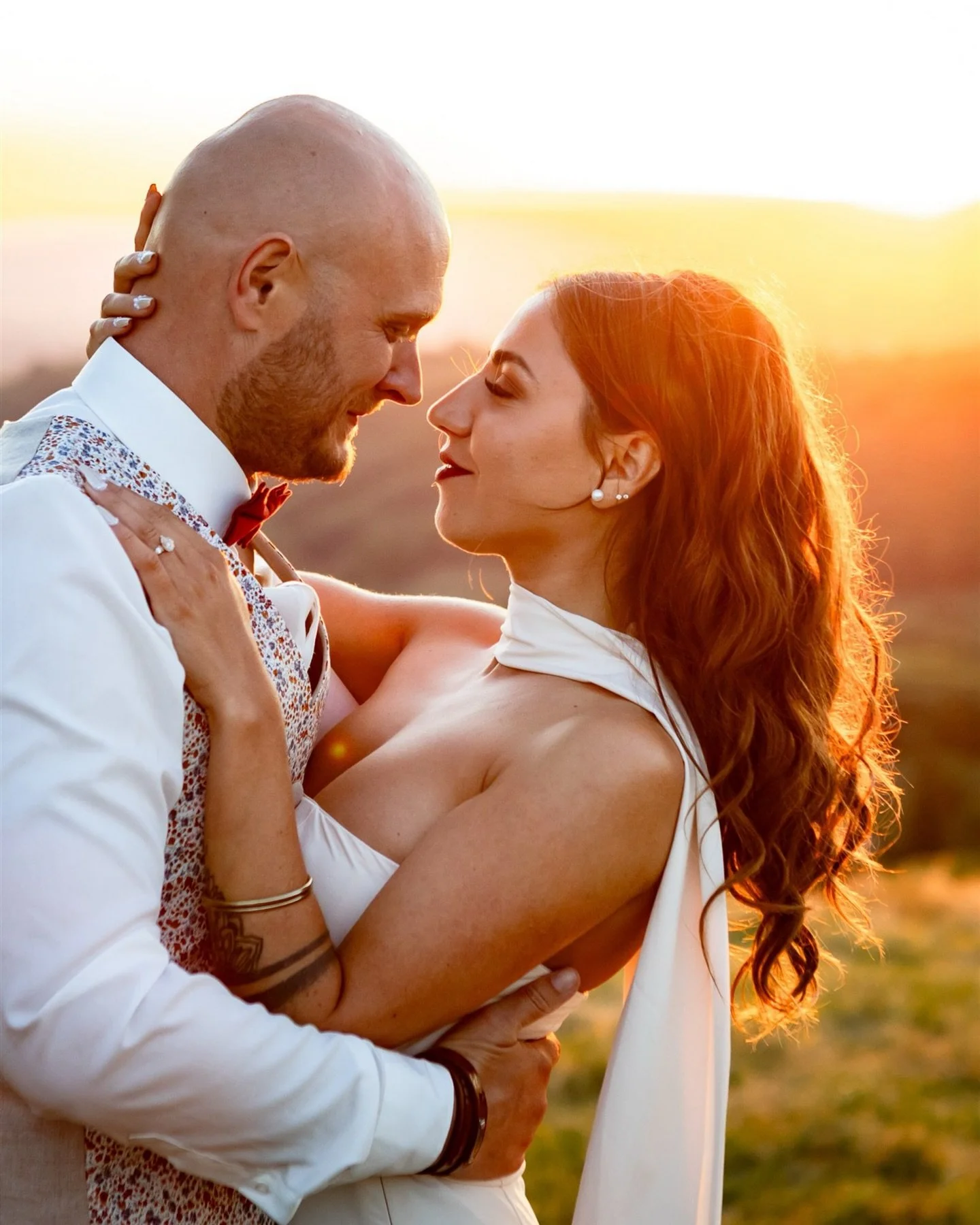 Il y a des histoires qu&rsquo;on ne voit pas venir, un peu comme la leur 📖

Je ne sais pas pourquoi cette ann&eacute;e 2025 a &eacute;t&eacute; propice &agrave; l&rsquo;impr&eacute;vu, une s&eacute;ance pique nique qui fini dans un car wash, une s&e