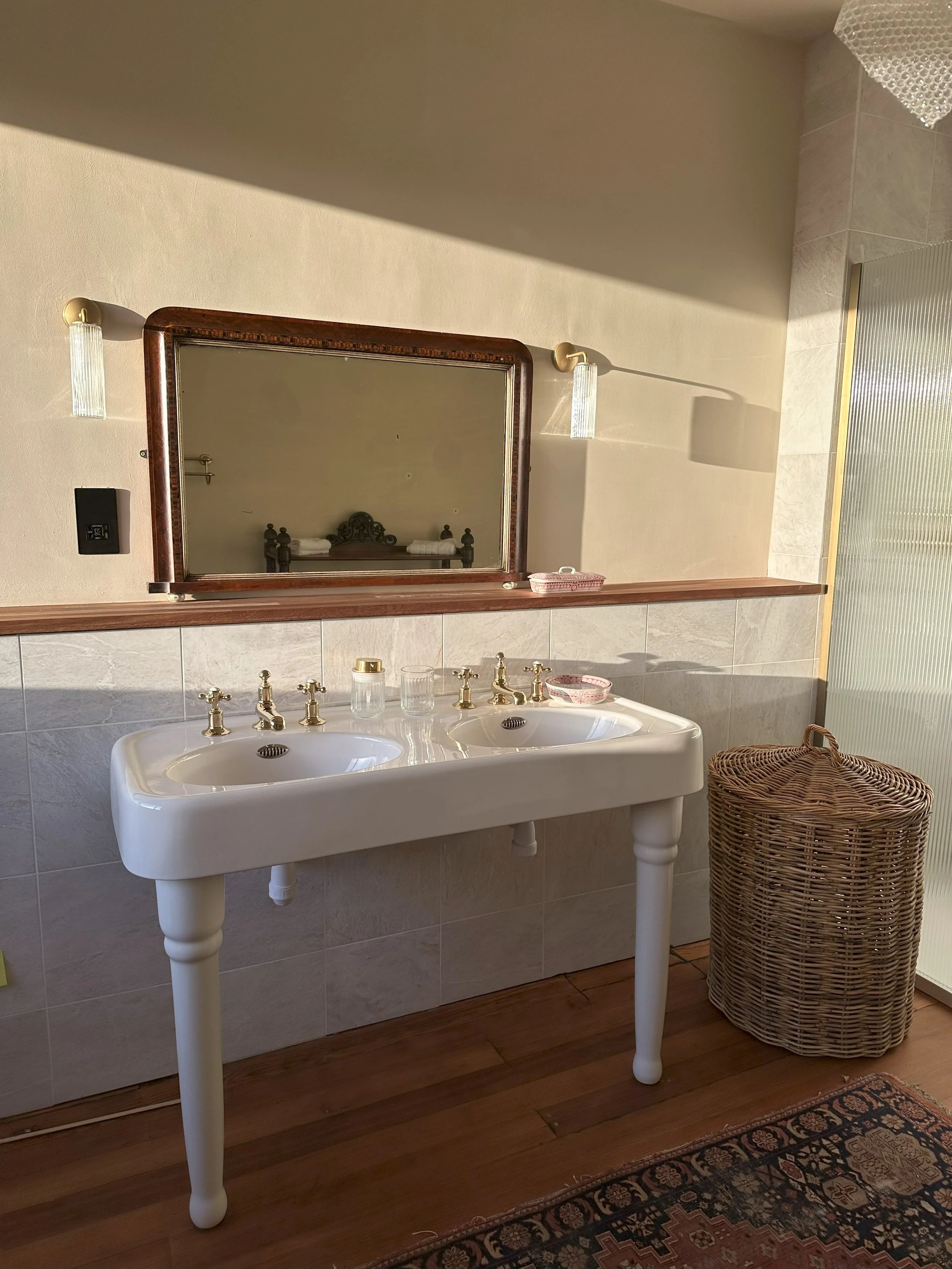 Llys Esgob en suite in the early eveing sun 180625.jpeg