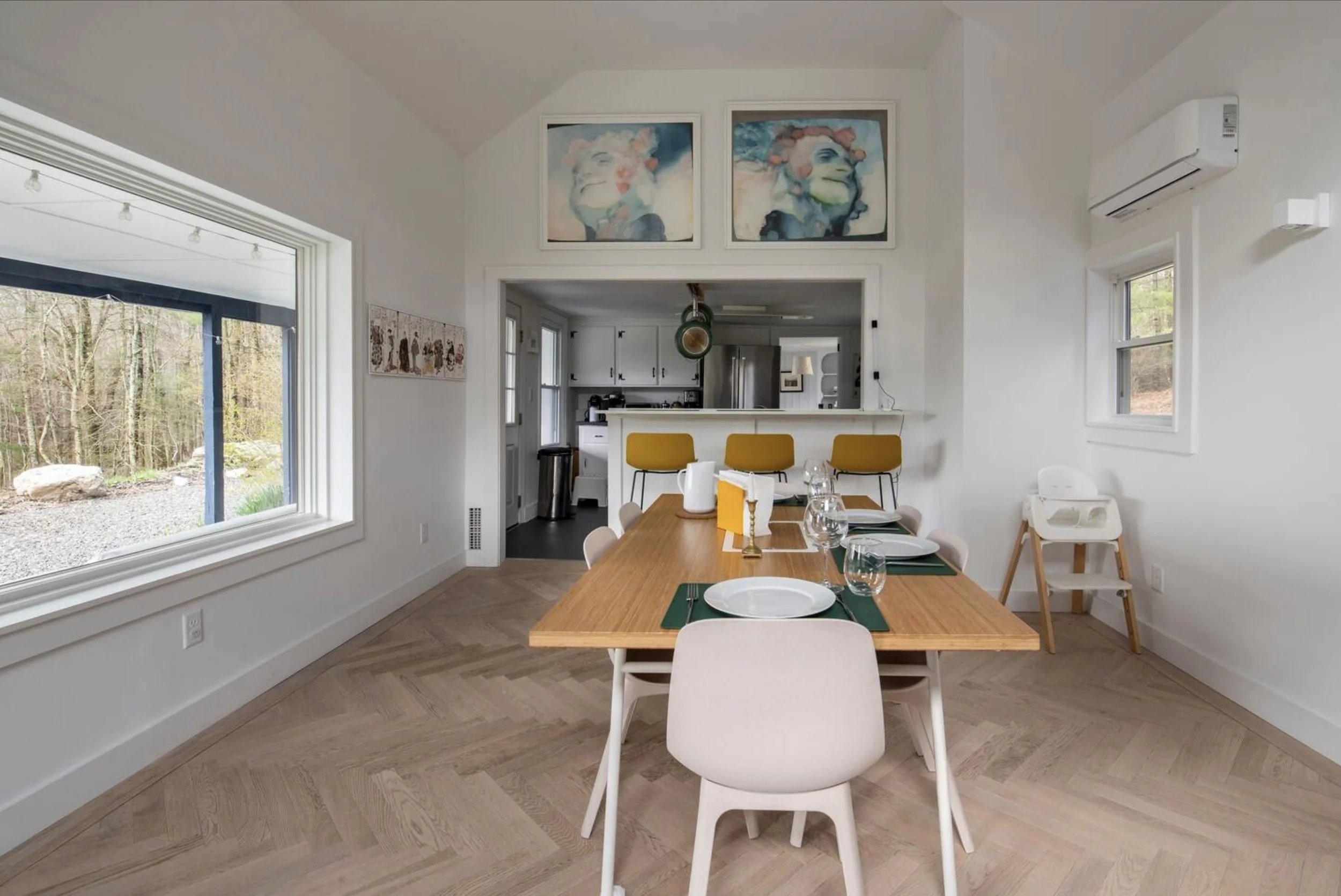 28farmhouse-airbnb.jpg