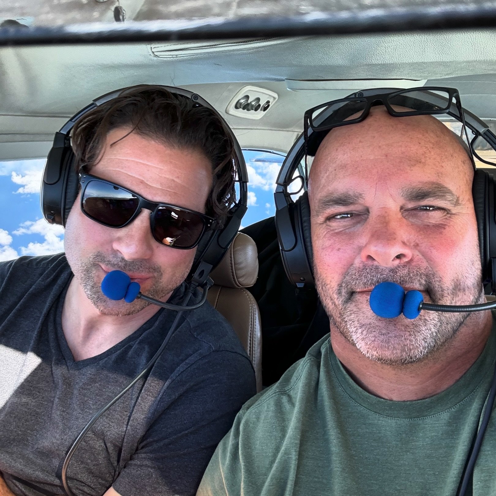 This is what happens when you don&rsquo;t secure the cabin doors before takeoff&hellip;🤦&zwj;♂️ #HitchHiker #McGillipilot #WhereAreWeGoing?!