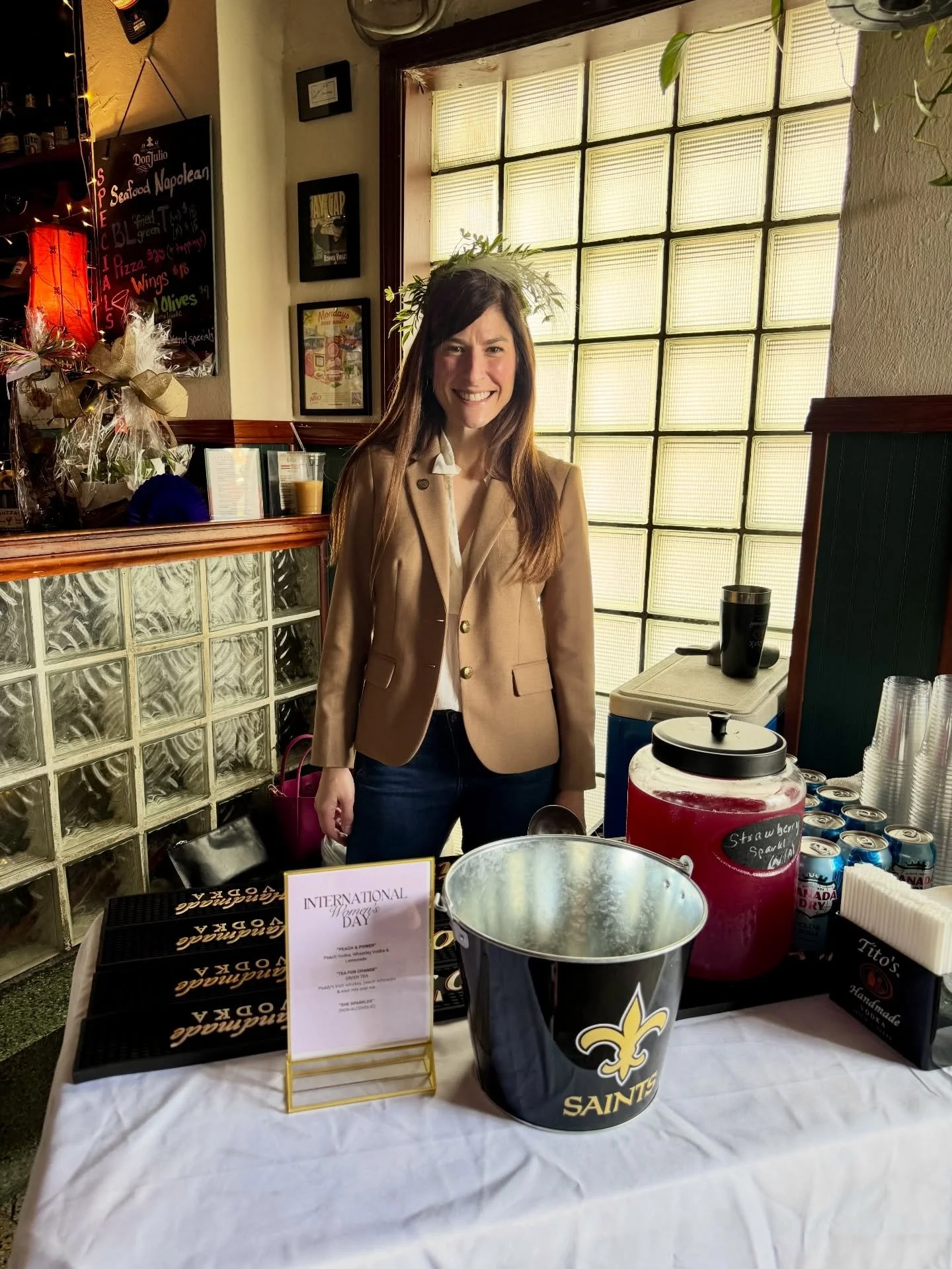 Happy International Women&rsquo;s Day, District A! Celebrating at @liuzzasrestaurantandbar in support of @familyjusticecenter with @midcityrotary. 🩵

Beautiful day to guest bartend with two very inspiring New Orleans women, @aubreyavocado &amp; @ele