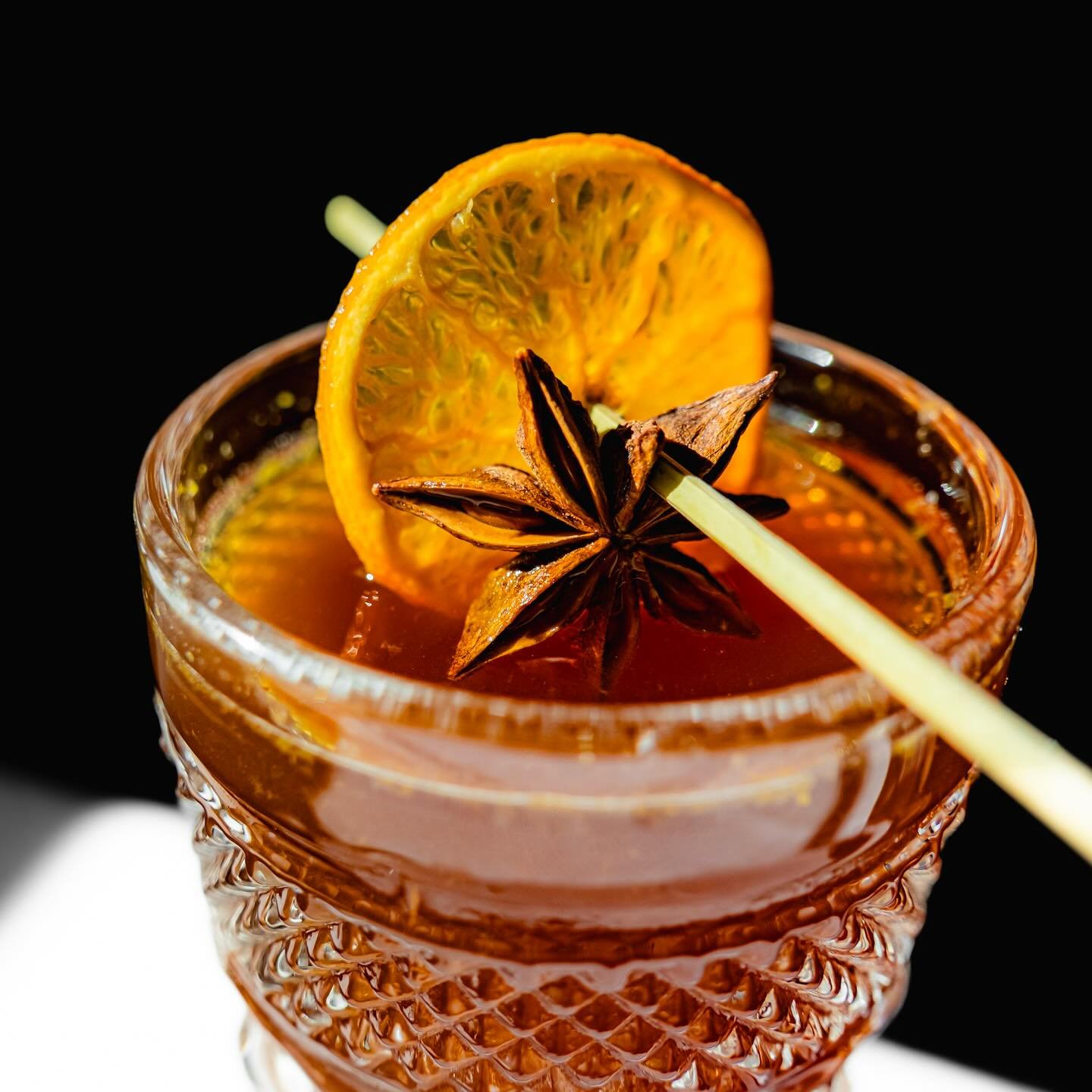 A low, slow burning at the end of the fire, the last of the warmth is coming to an end. 

Using Averna Amaro, mandarin, mulling spices, Bauchant orange liqueur and Prosecco, the Solstice Embers is a cocktail for the cold. 

Welcome to the holiday sea