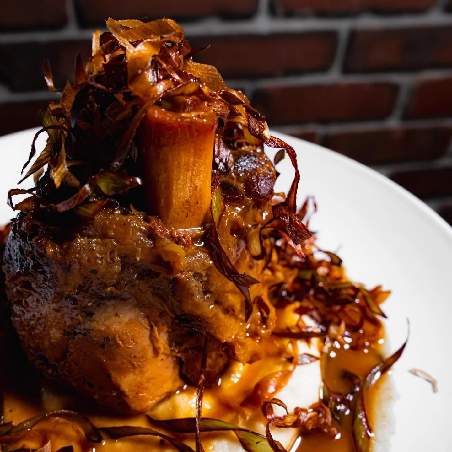 Well it&rsquo;s chilly! But, you don&rsquo;t have to be!
Come warm up with us and a delicious pork shank this weekend. 

📸 @billylogancreative 

#downtownILM #italianfood #wilmingtonNC #FlorianaILM wilmingtoneats